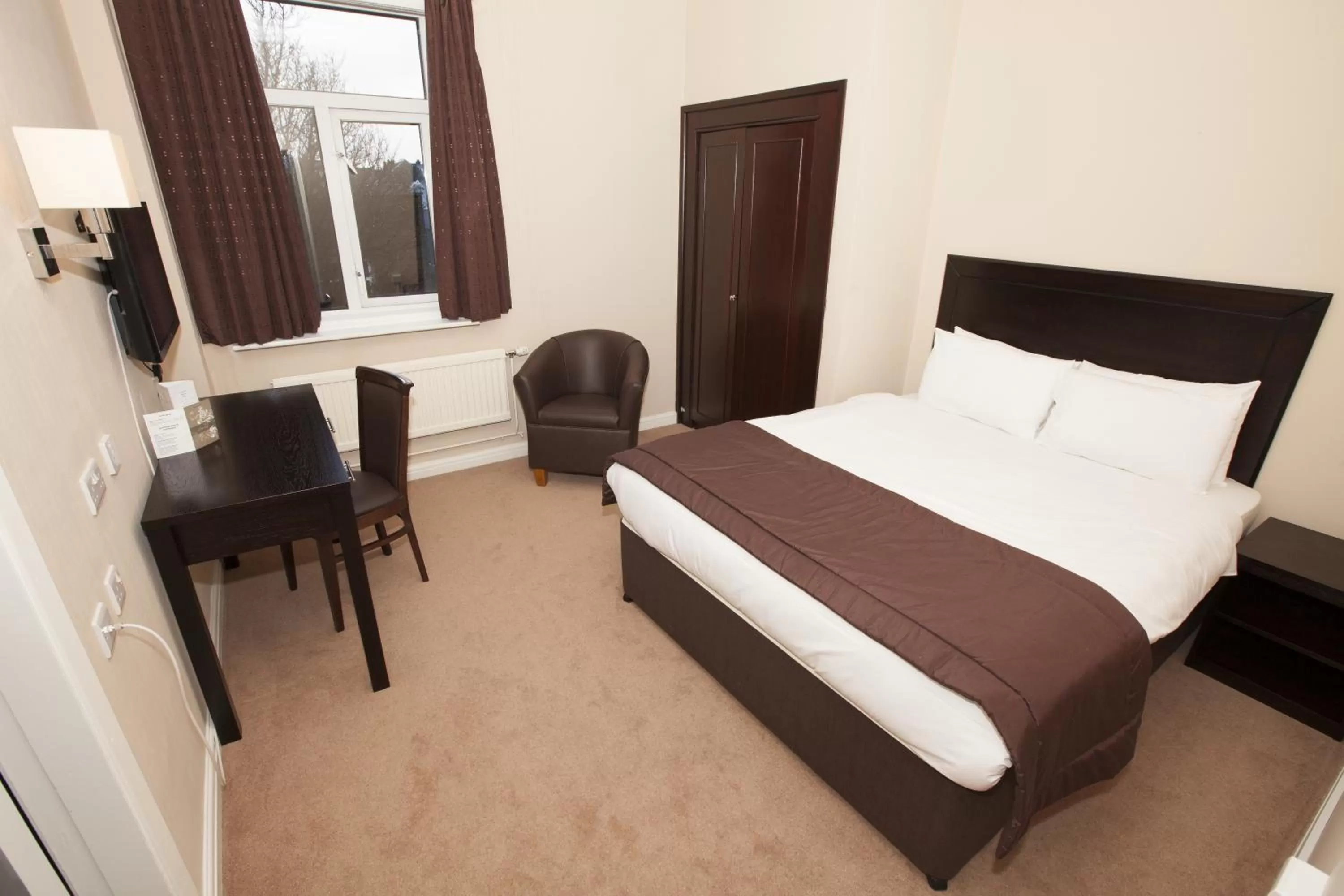 Bedroom, Bed in Dolphin SA1