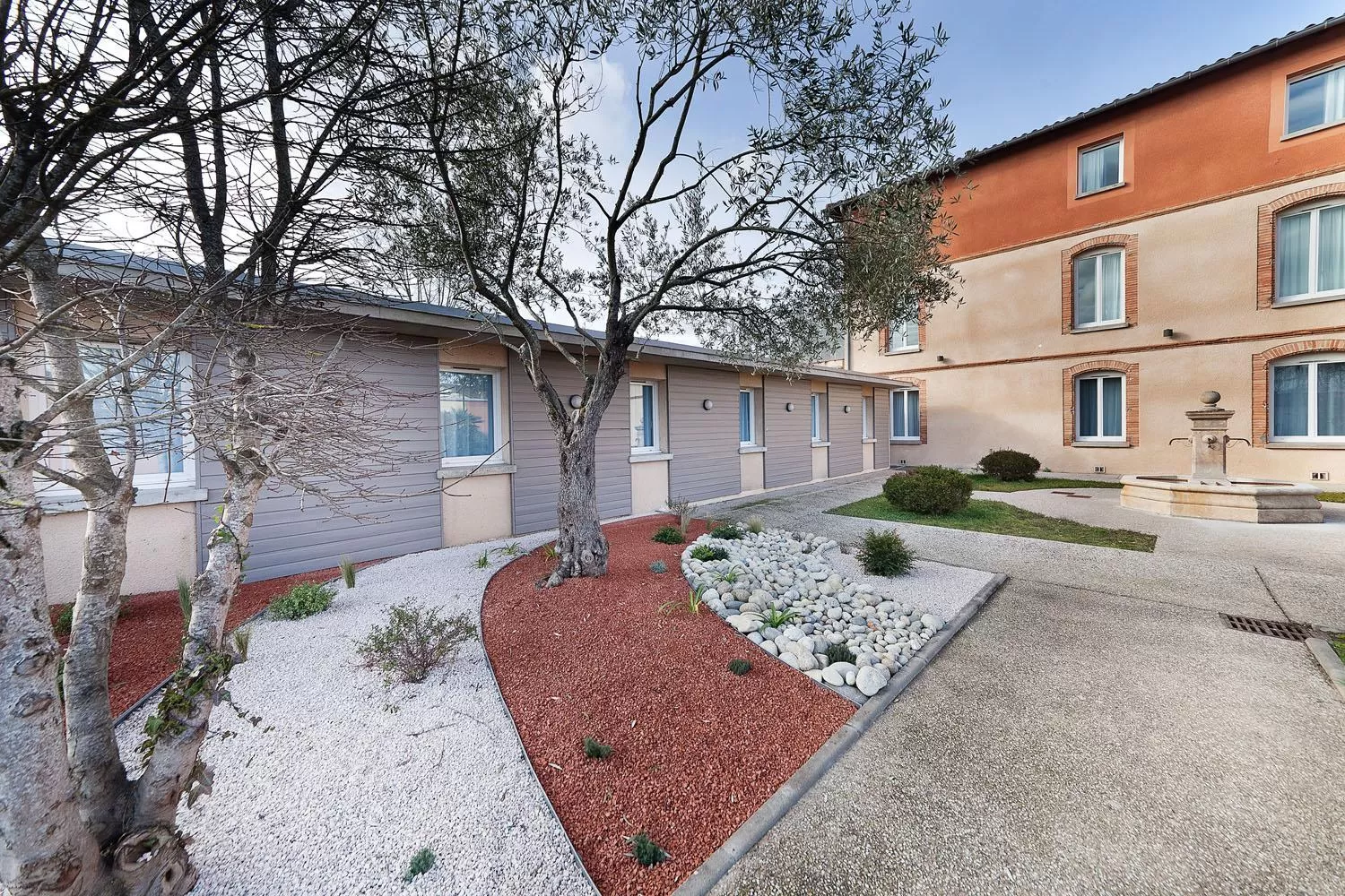 Garden in ibis Styles Toulouse Lavaur