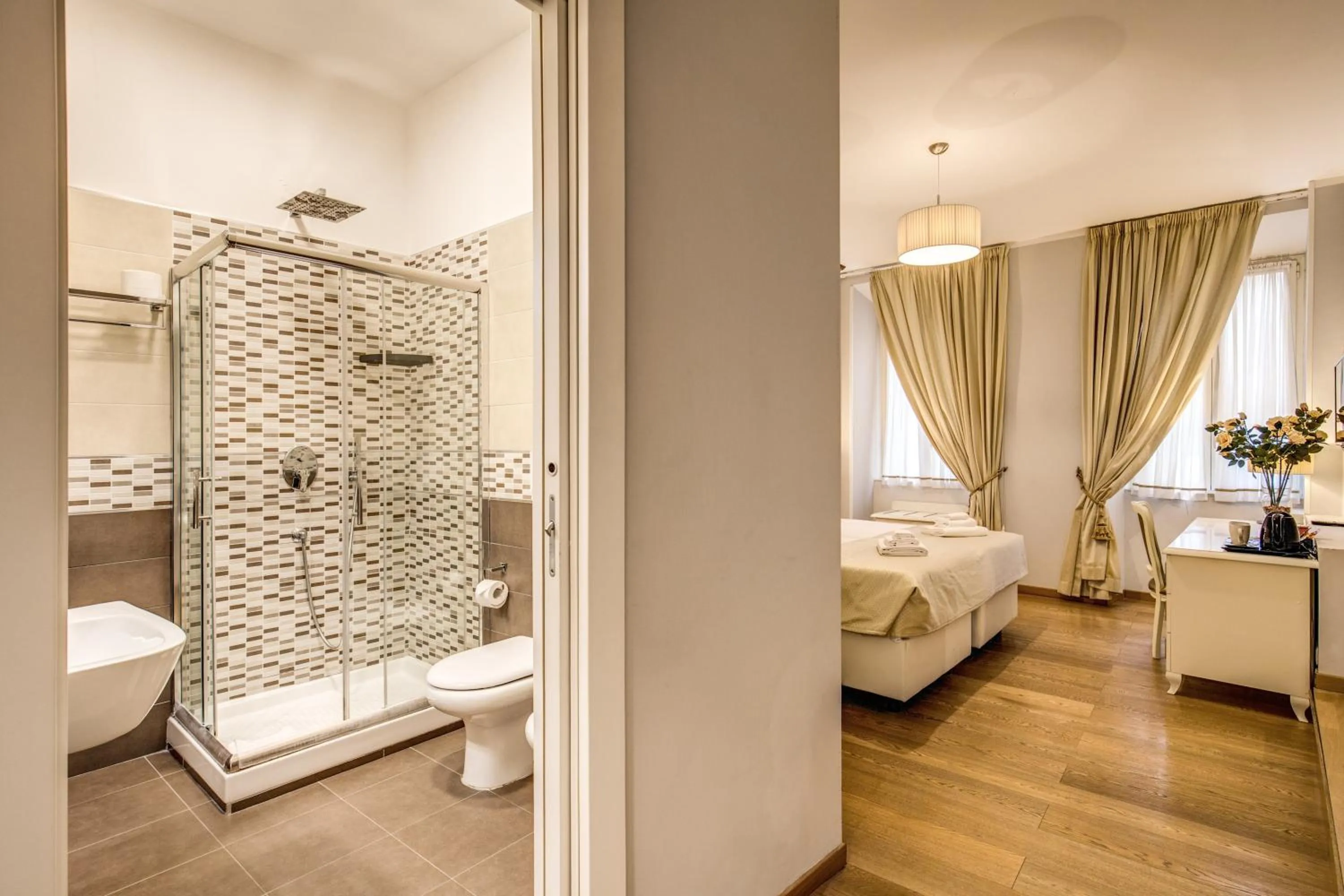 Shower, Bed in Gravina Suite Frattina