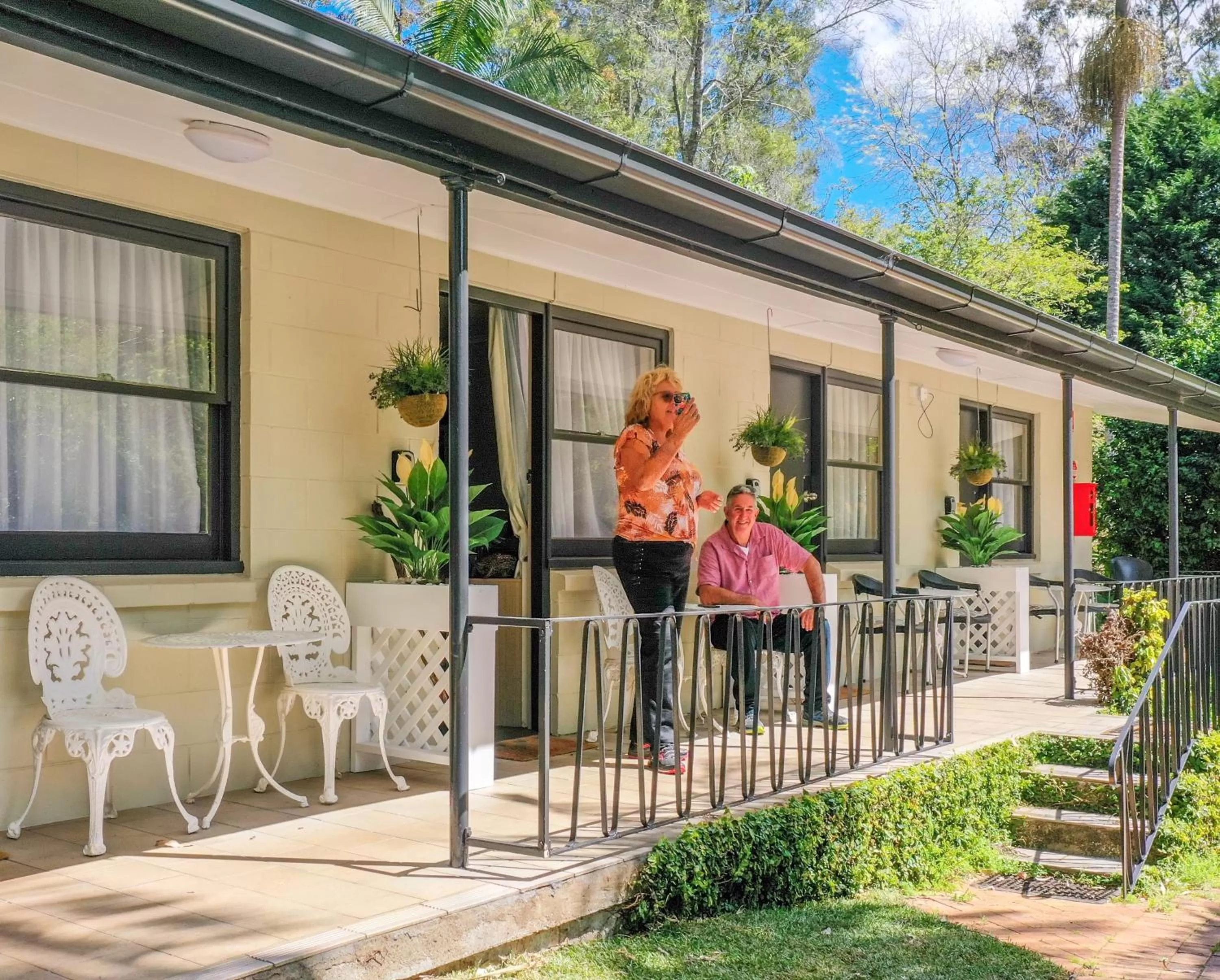 Patio in Tall Trees Motel Mountain Retreat