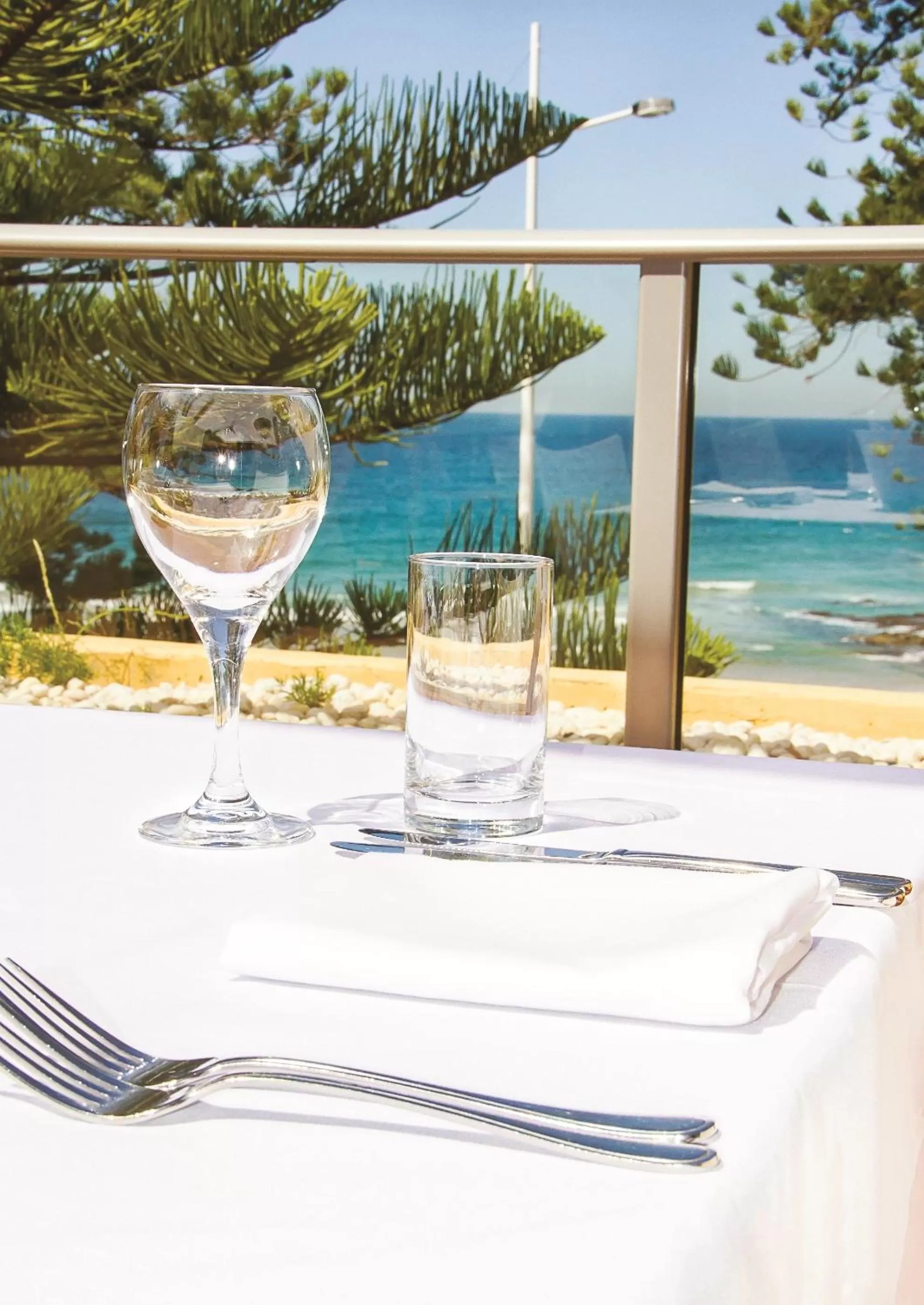 Restaurant/places to eat in Novotel Wollongong Northbeach