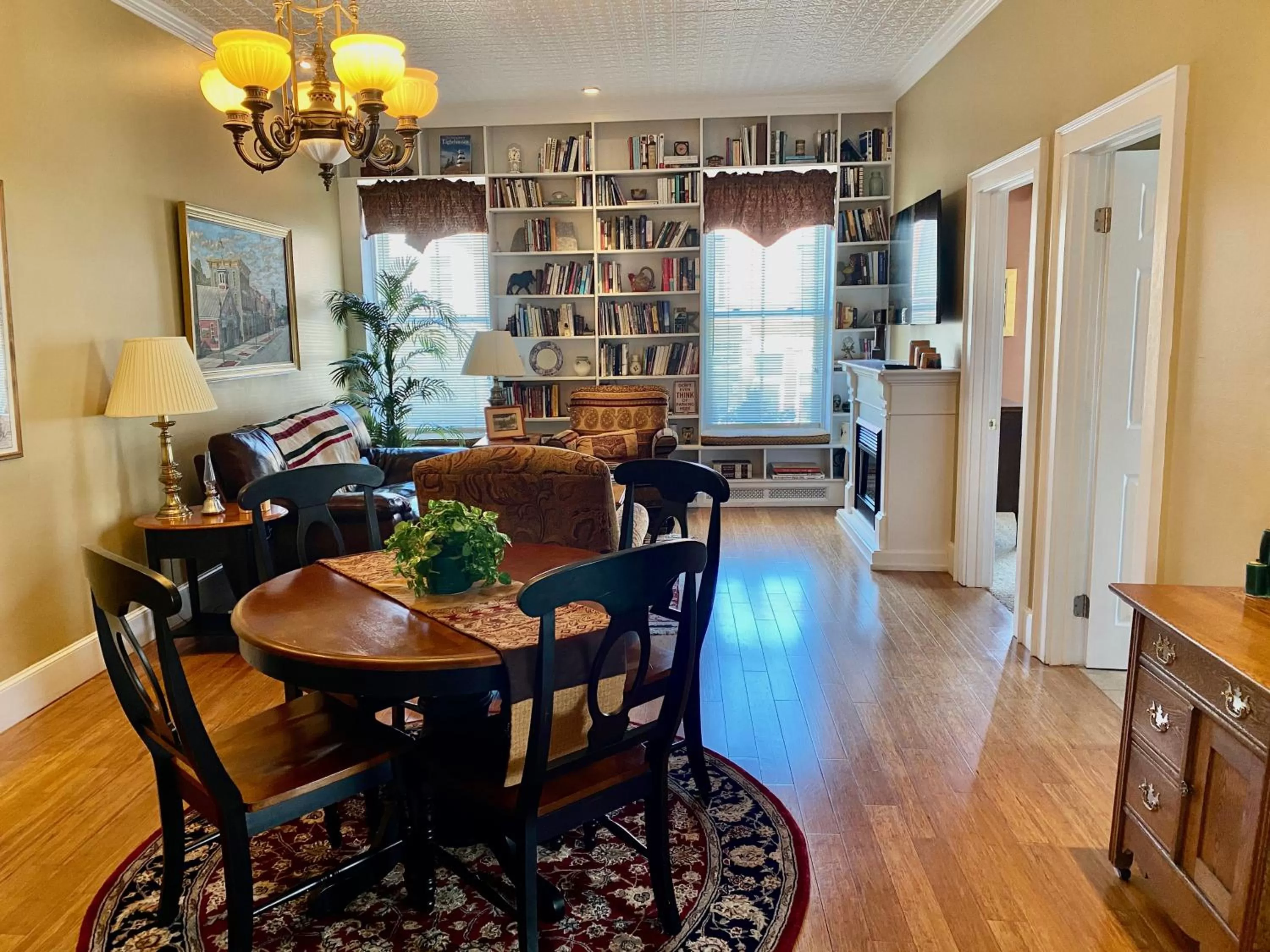 Living room, Dining Area in Bristol Suites