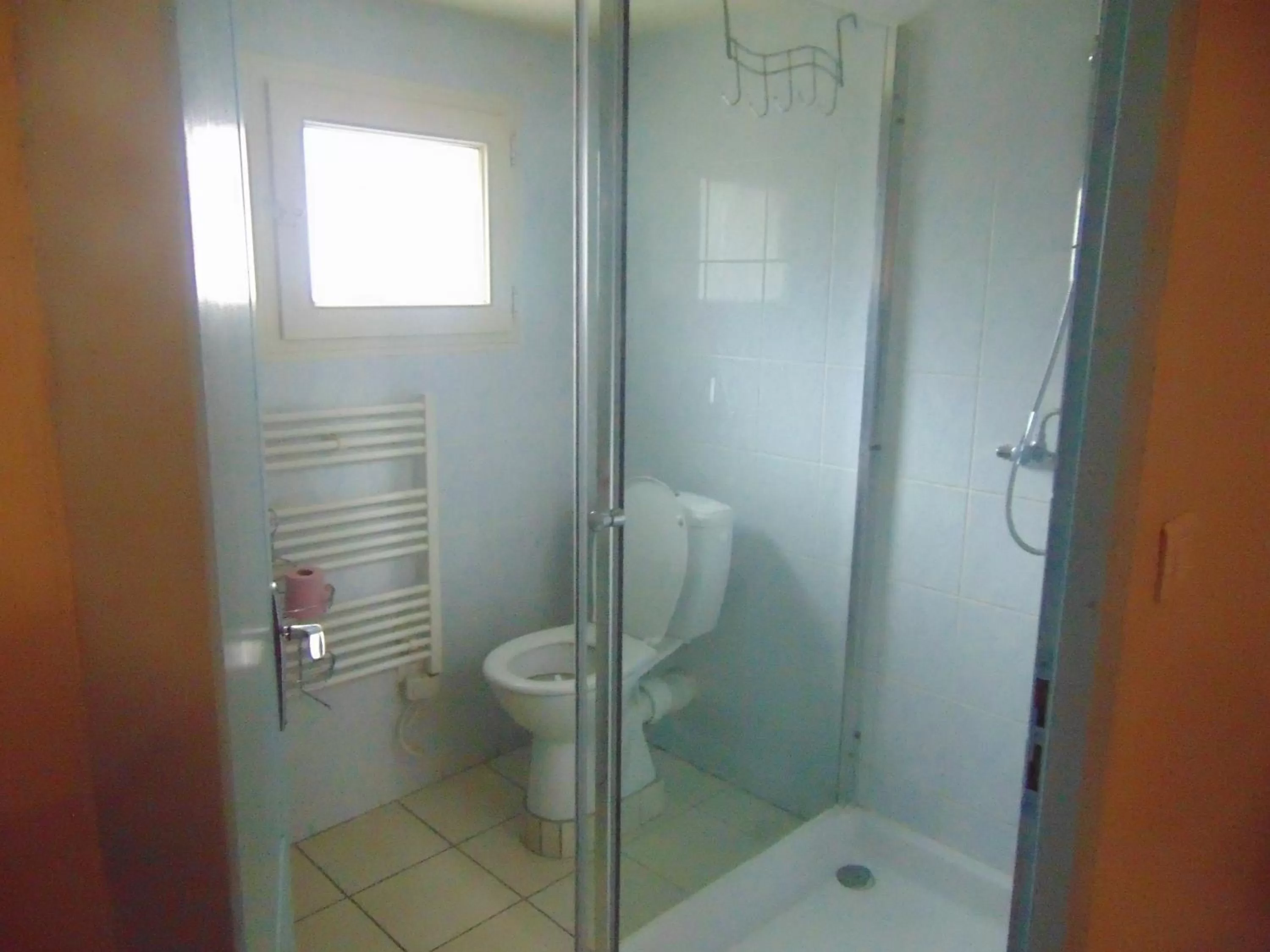 Bathroom in Le Relais de la RN7