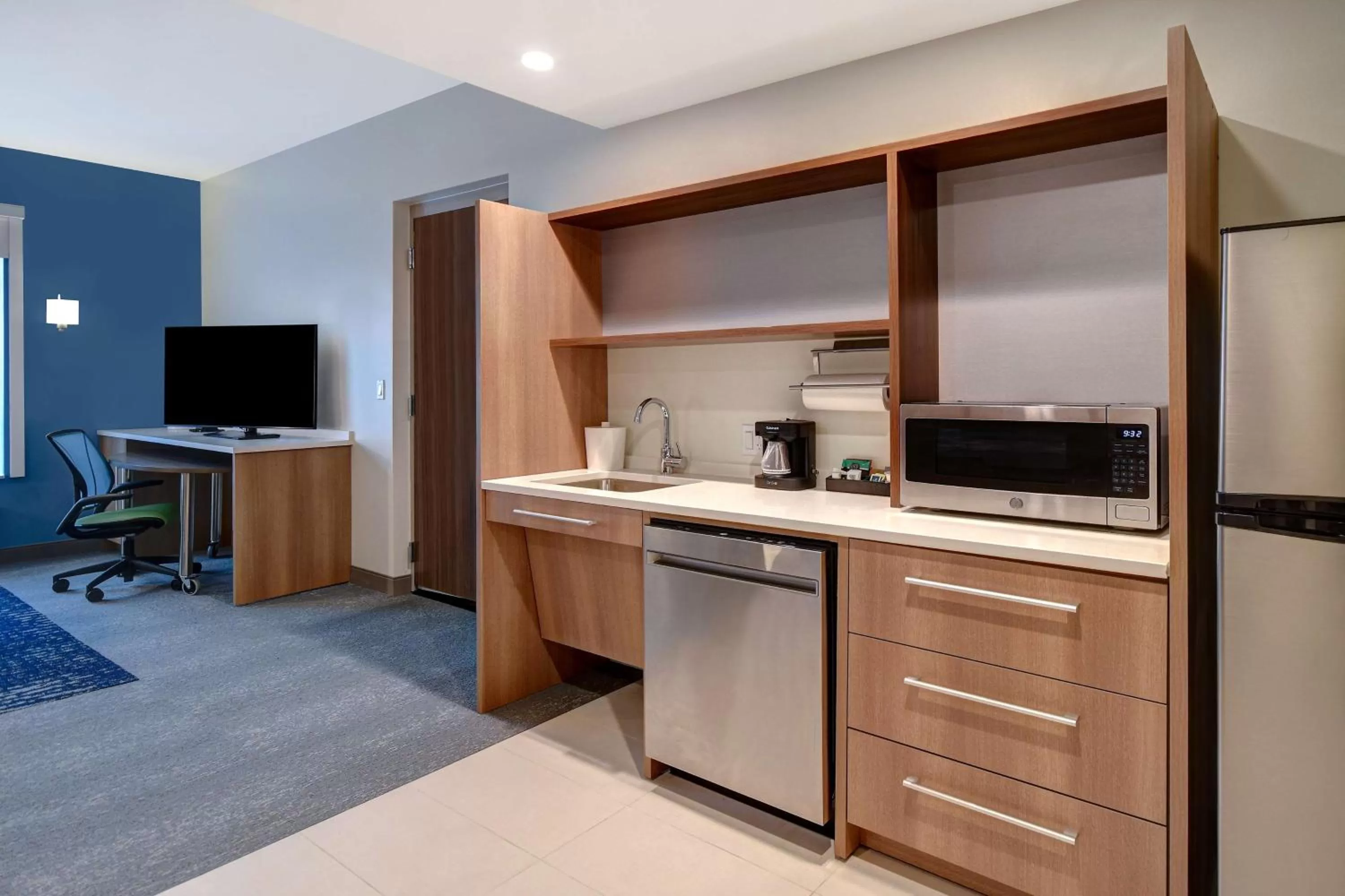 Kitchen or kitchenette in Home2 Suites by Hilton Troy