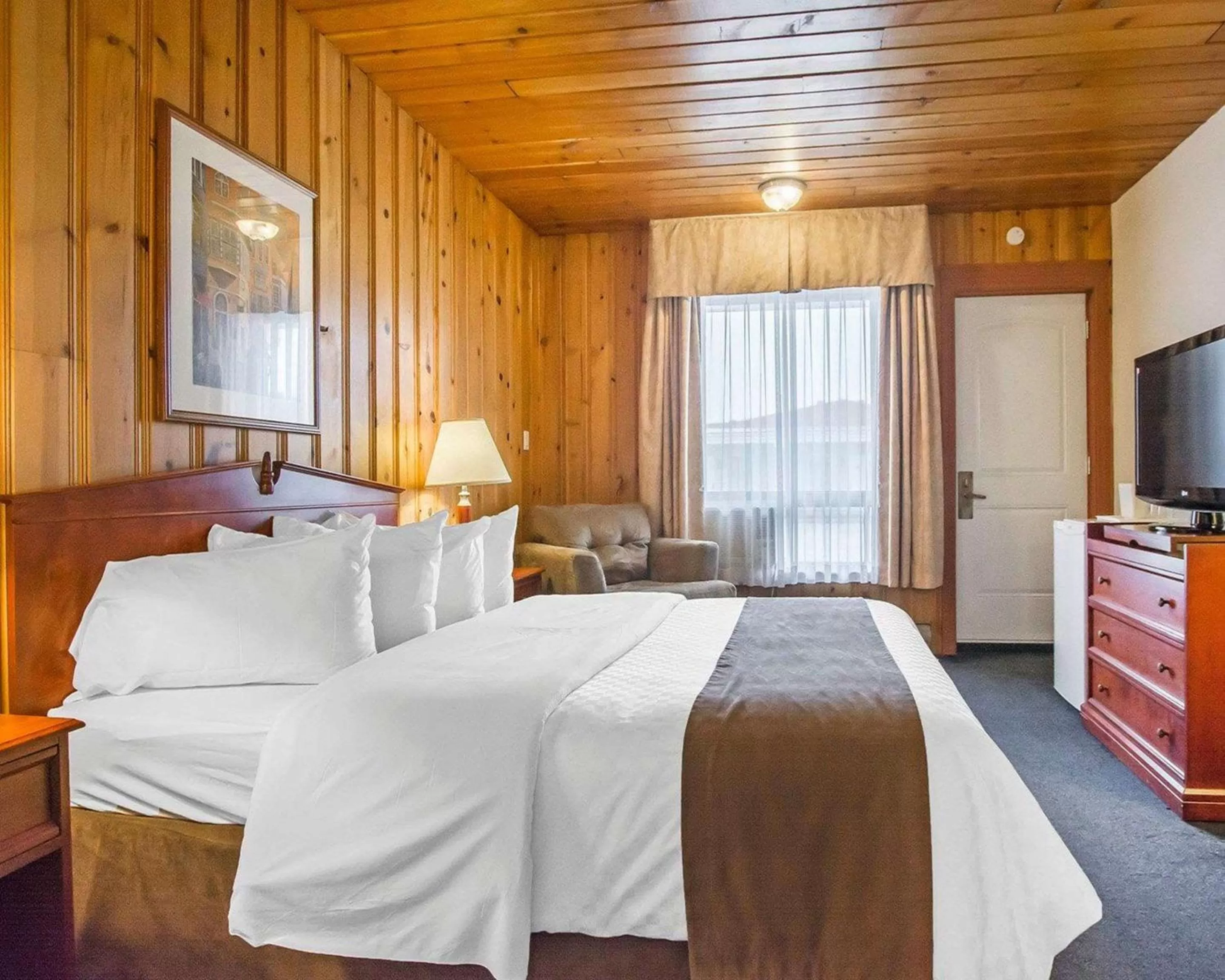 Photo of the whole room, Bed in Hotel Danube Bleu