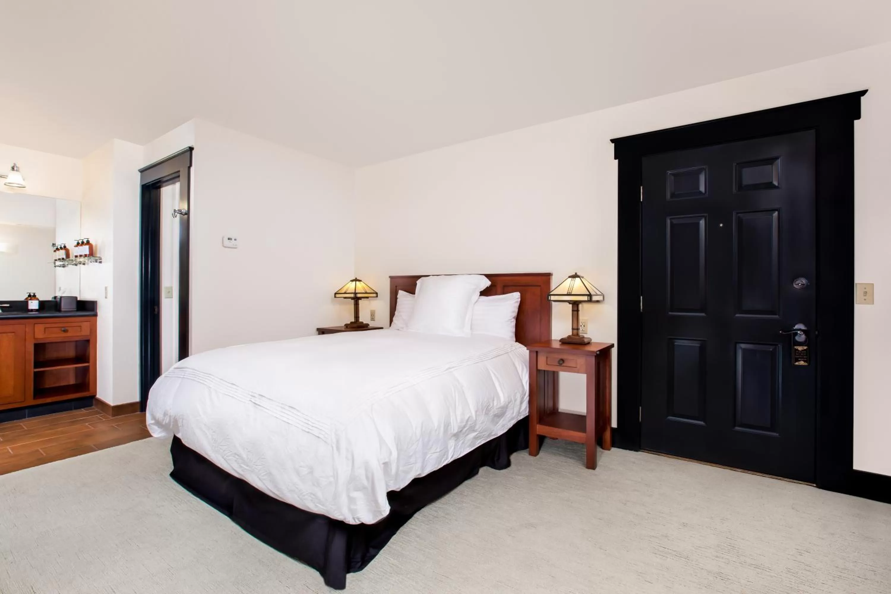 Bed in Noyo Harbor Inn