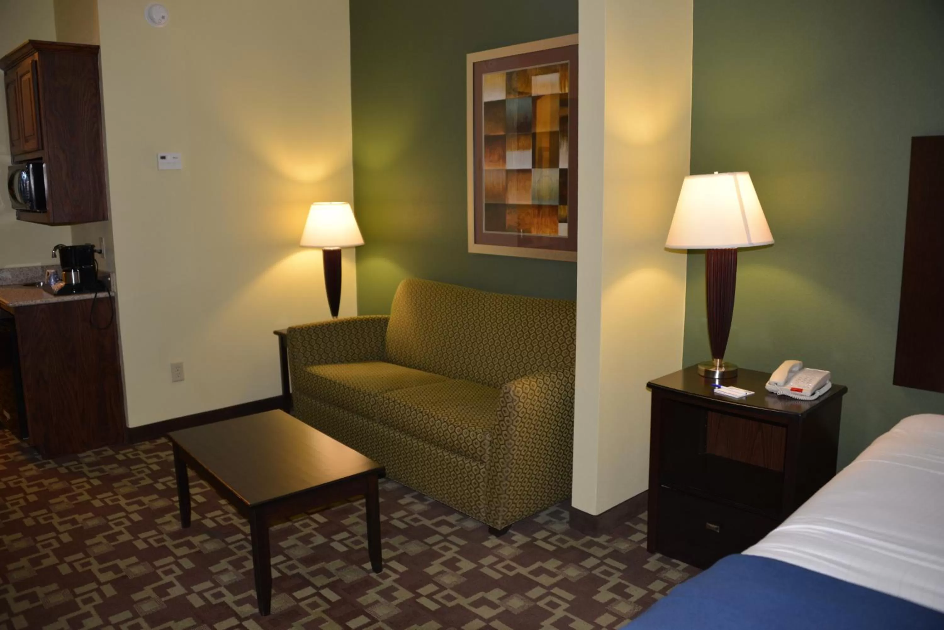 Photo of the whole room, Bed in Holiday Inn Express Hotel & Suites Dumas by IHG