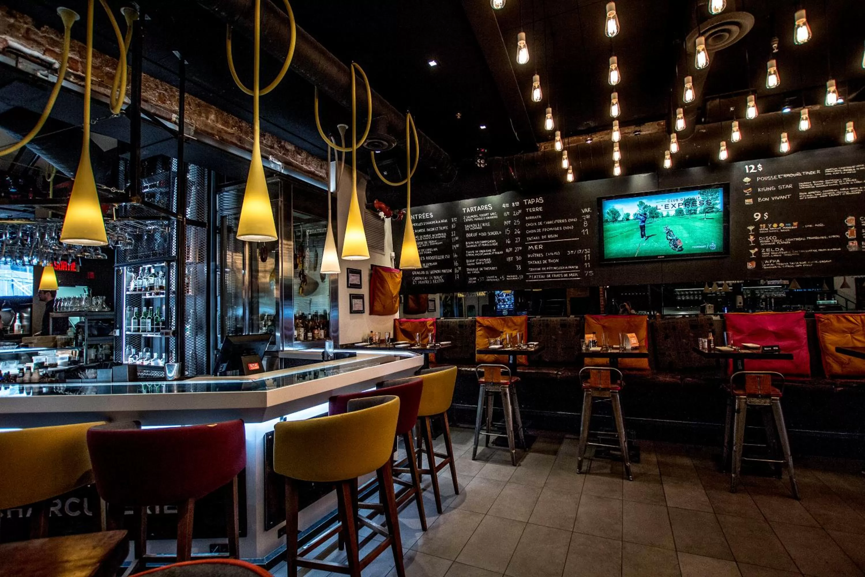 Lounge or bar in Hôtel Boutique Ophelia - Par Aneyro