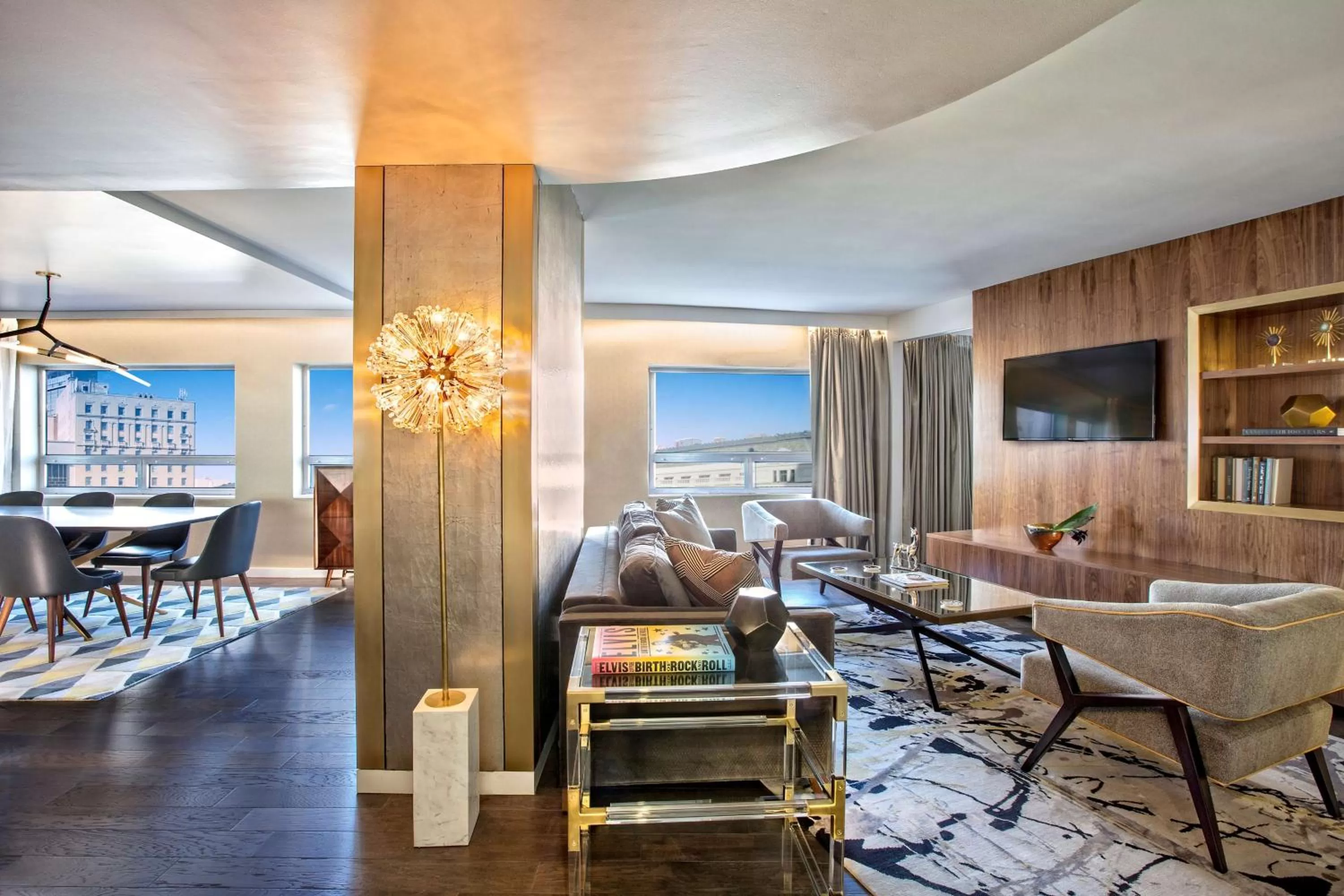 Living room in The Statler Dallas, Curio Collection By Hilton