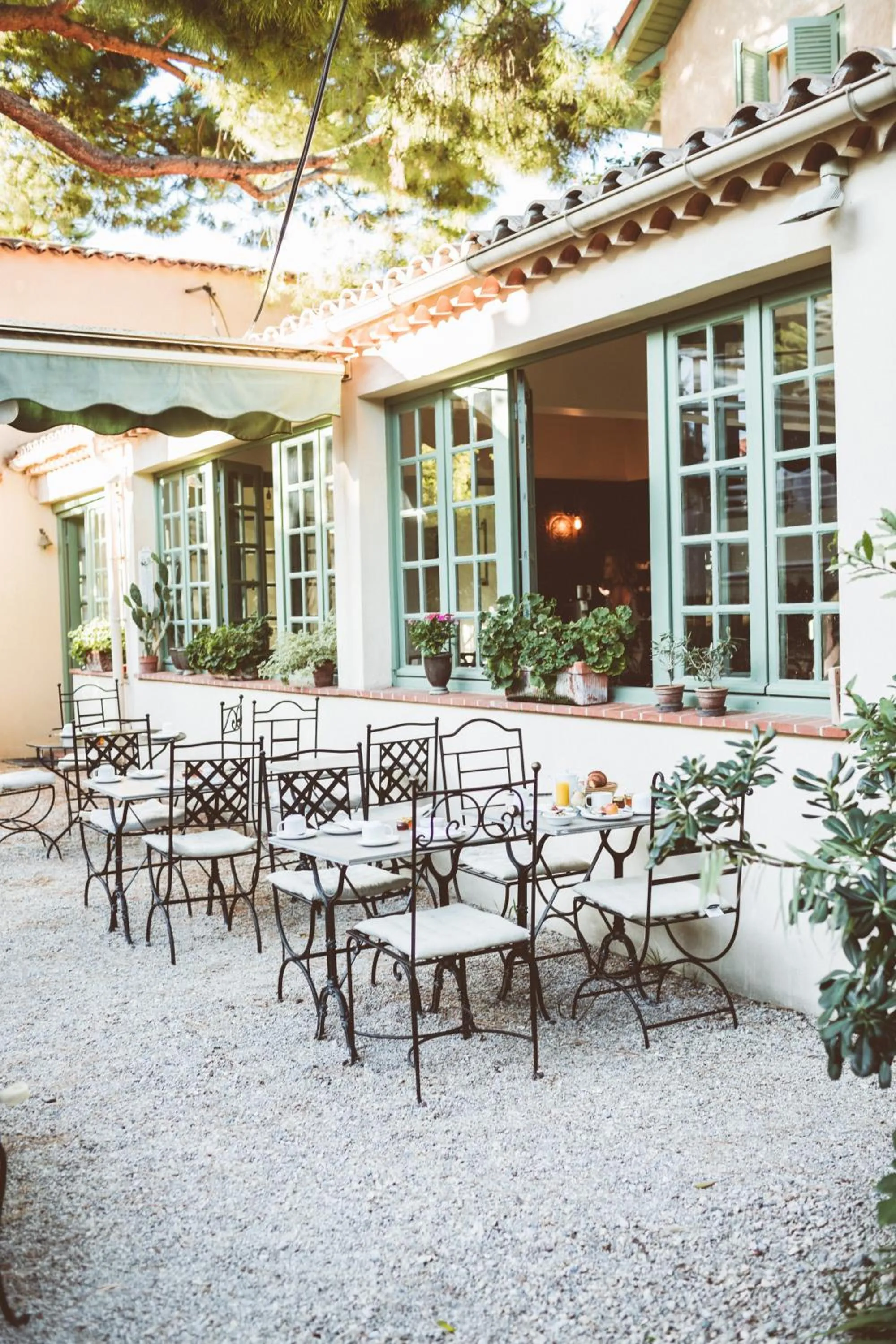 Patio in Hotel Le Ponteil
