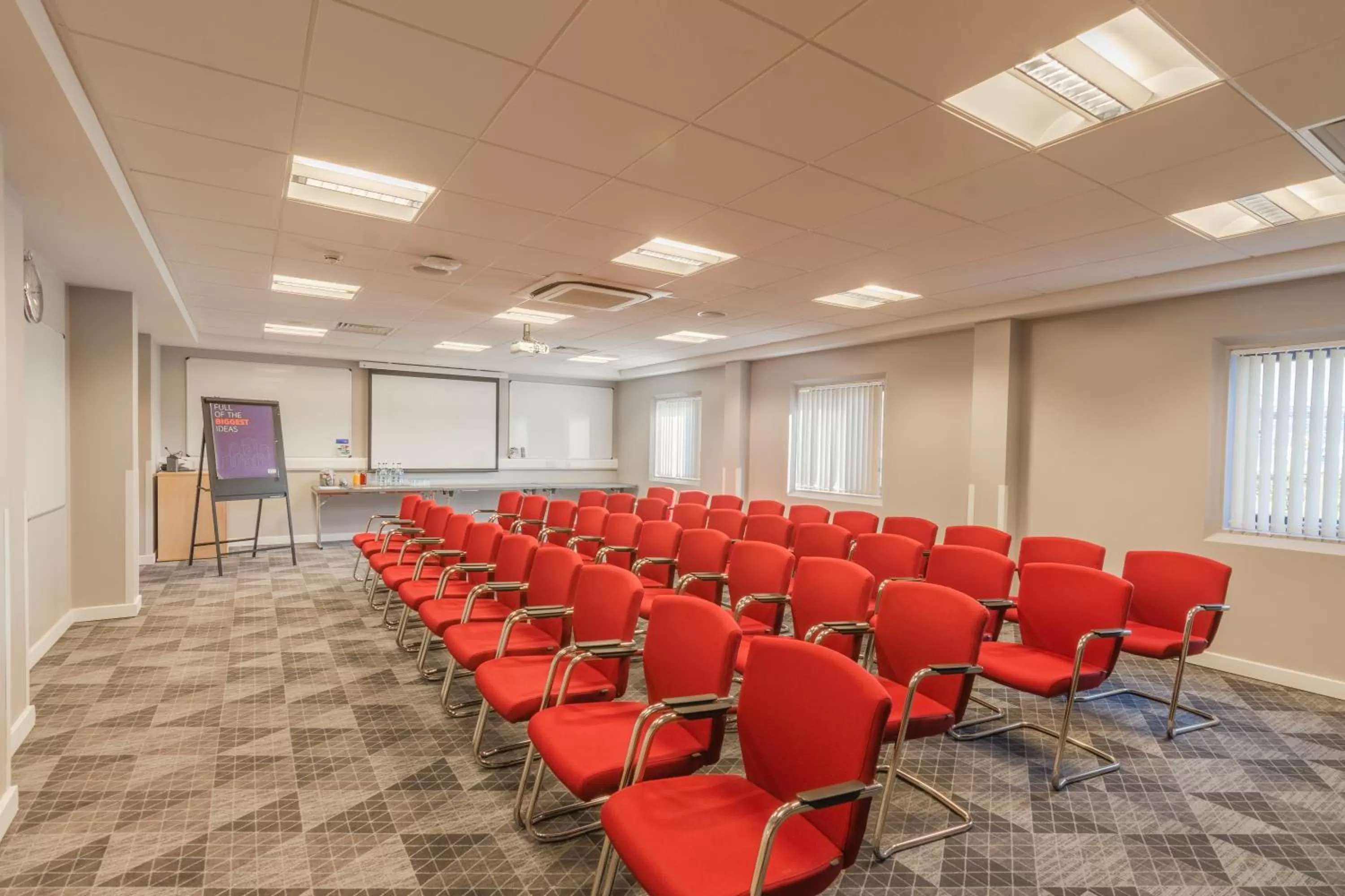Meeting/conference room in Holiday Inn Express Kettering by IHG