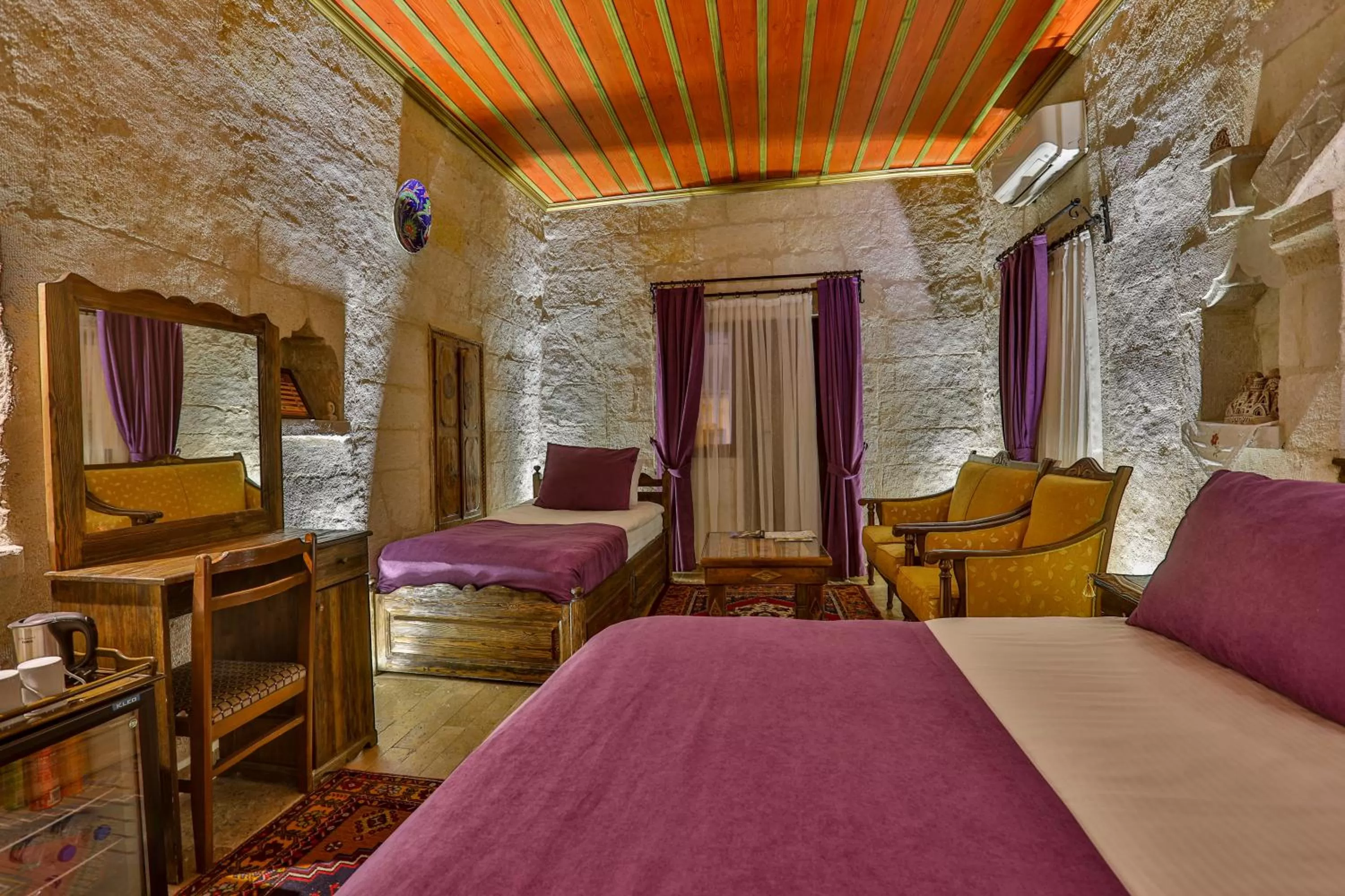 Bedroom, Bed in Hidden Cave Hotel