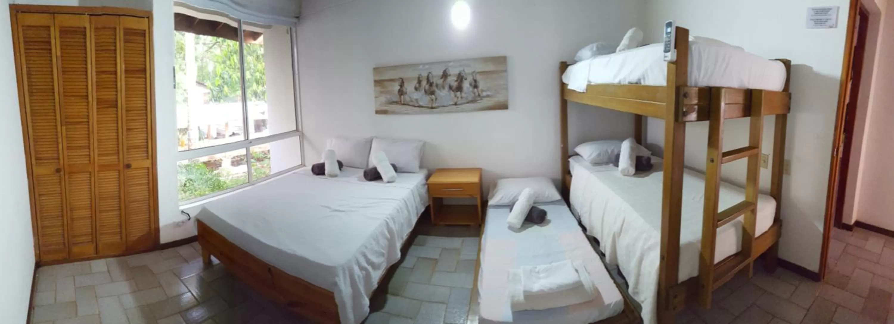 Photo of the whole room in Coral House San Andres