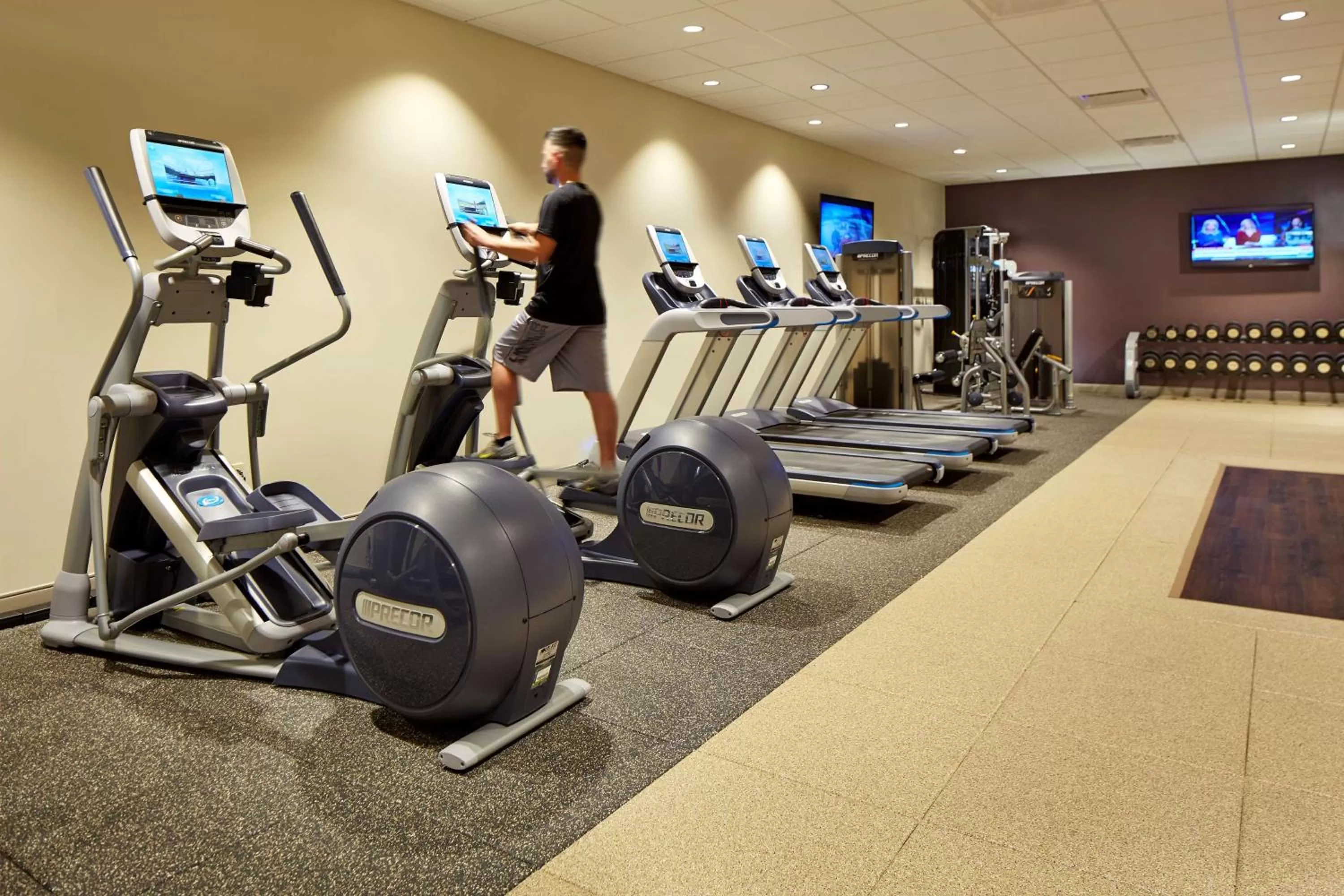 Fitness centre/facilities in Hilton Long Beach Hotel