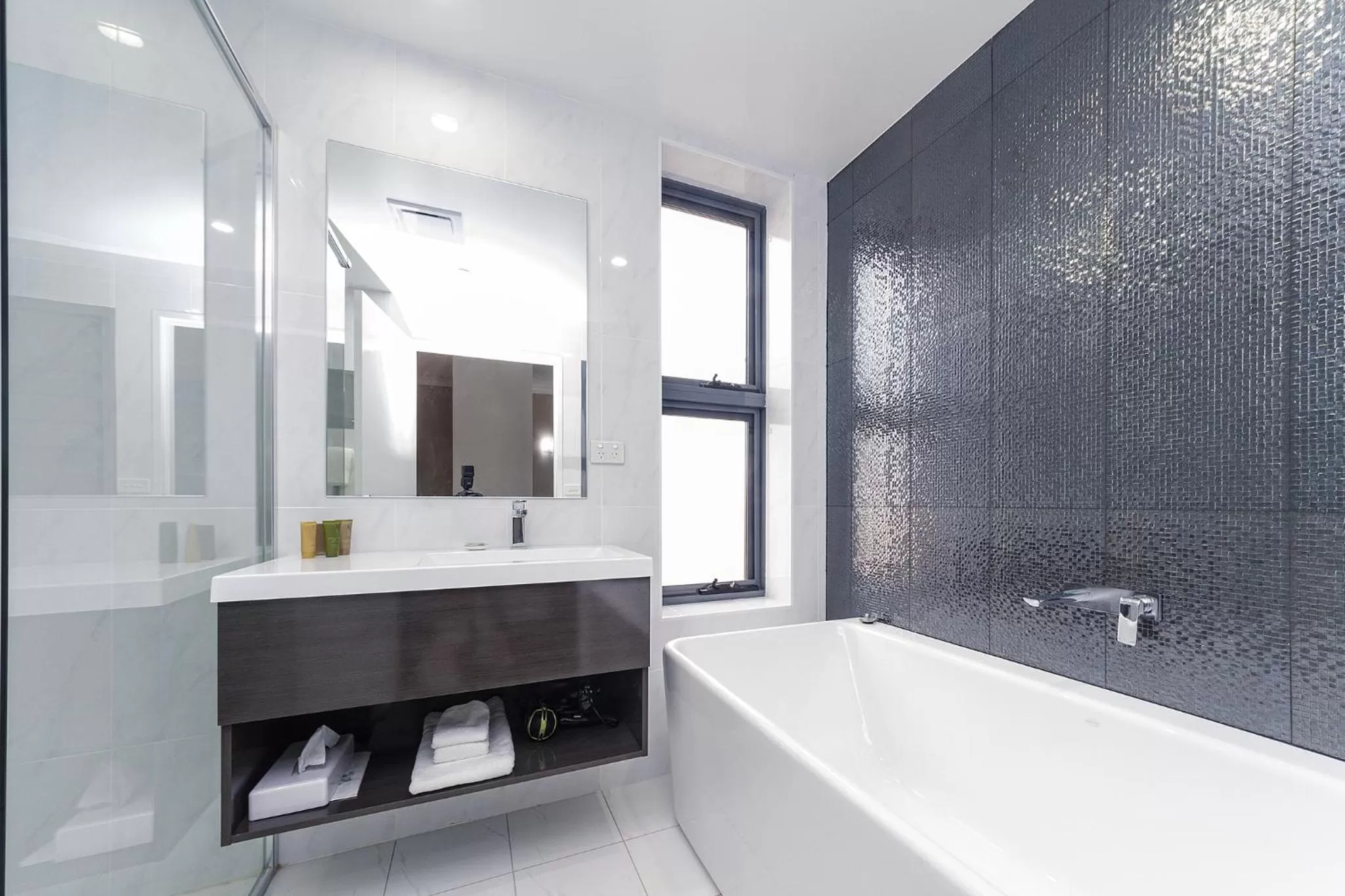 Day in Club Cowra Motel