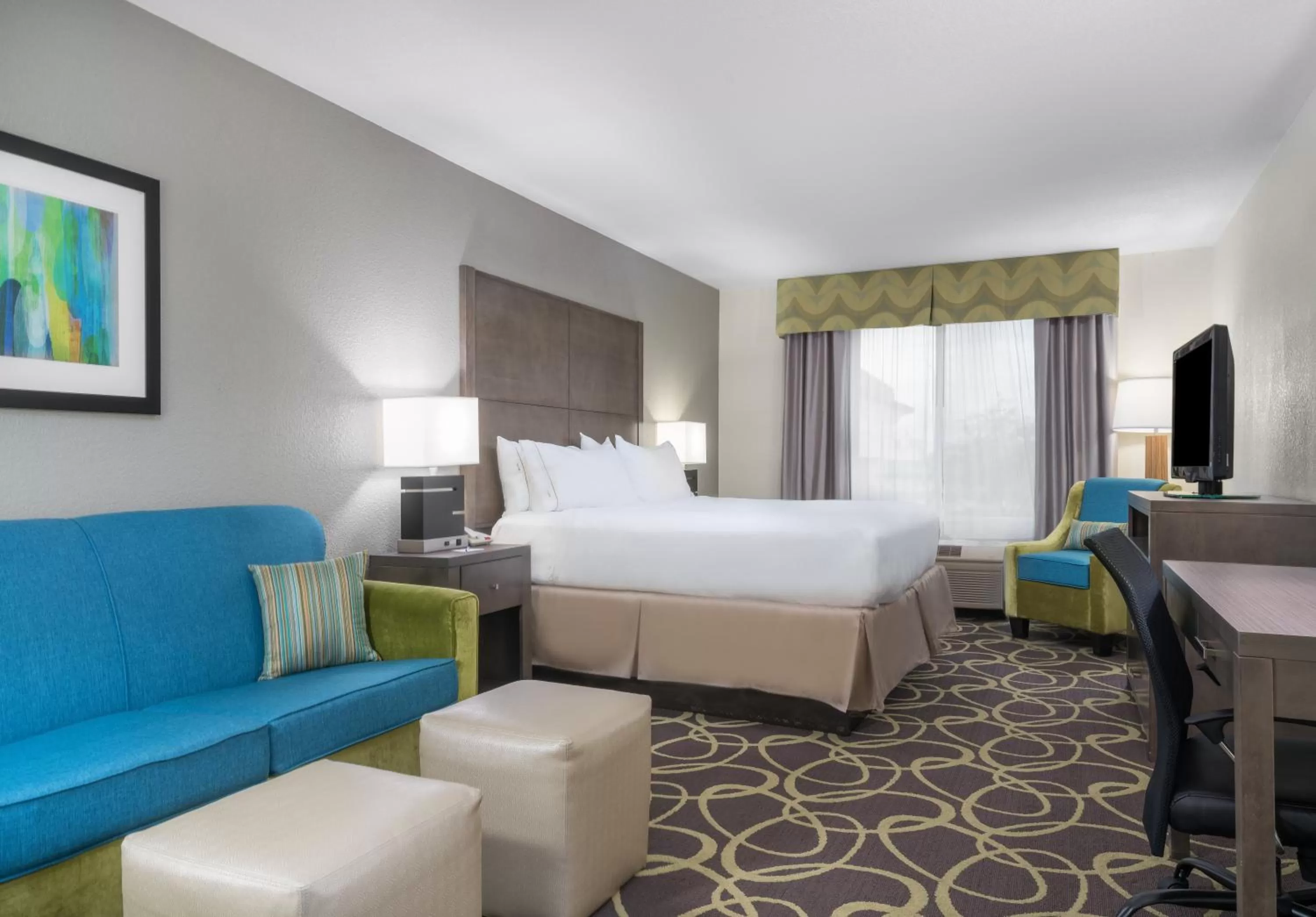 Photo of the whole room, Bed in Holiday Inn Express Hotel & Suites Ames by IHG
