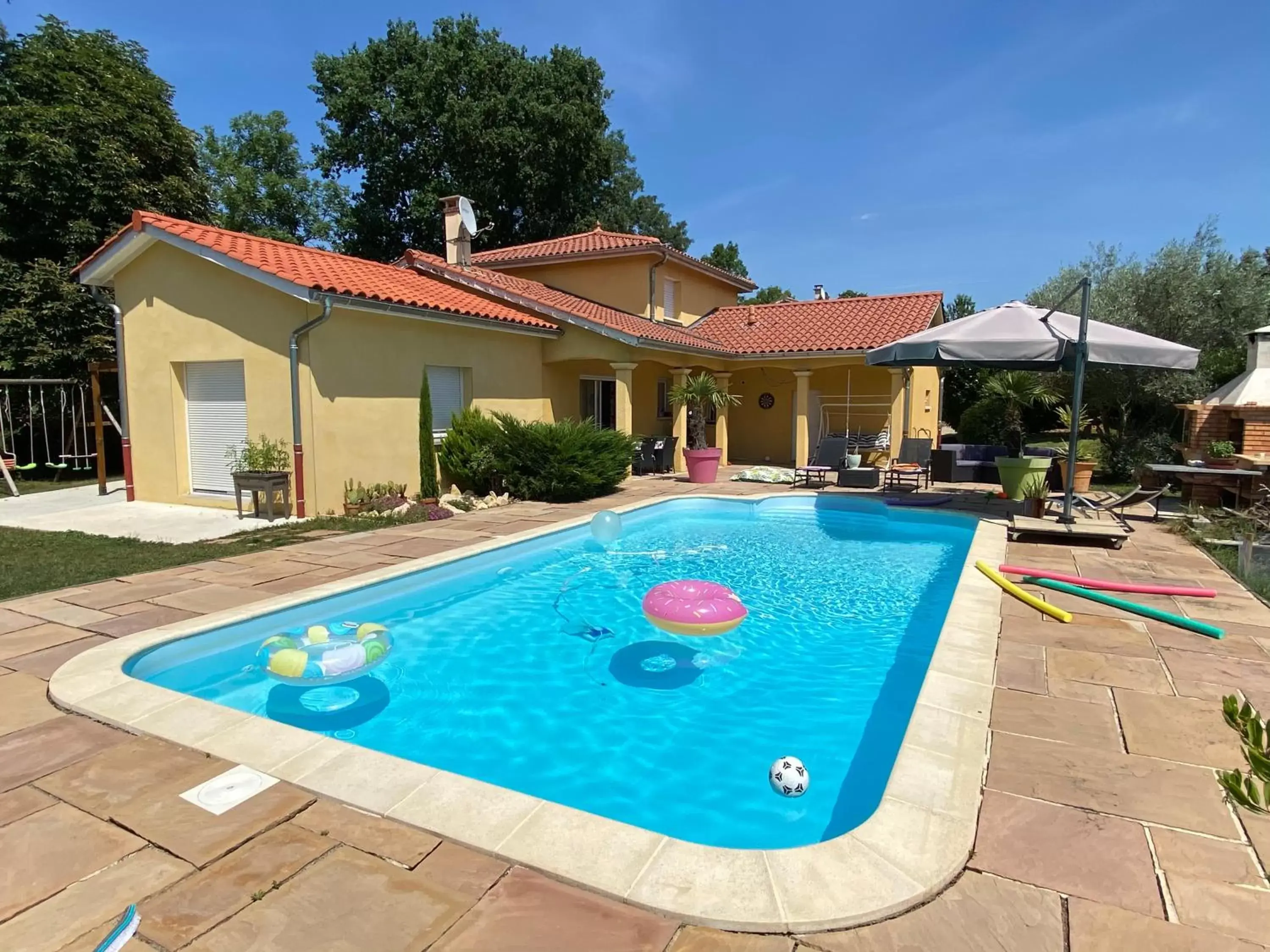 Chambres dans villa avec piscine Chambres dans villa avec piscine