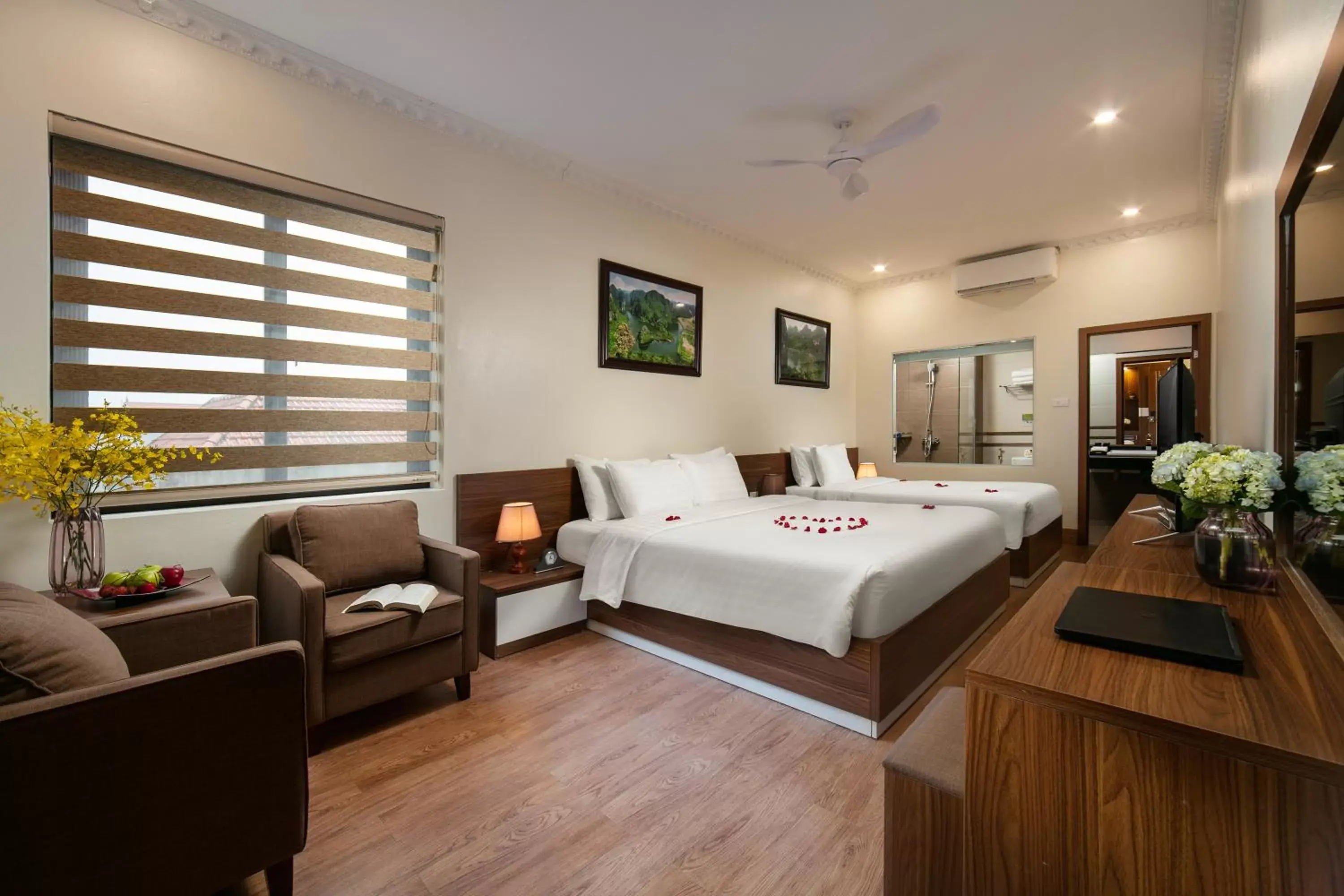 Deluxe Family Room in Tam Coc Holiday Hotel & Villa Deluxe Family Room in Tam Coc Holiday Hotel & Villa