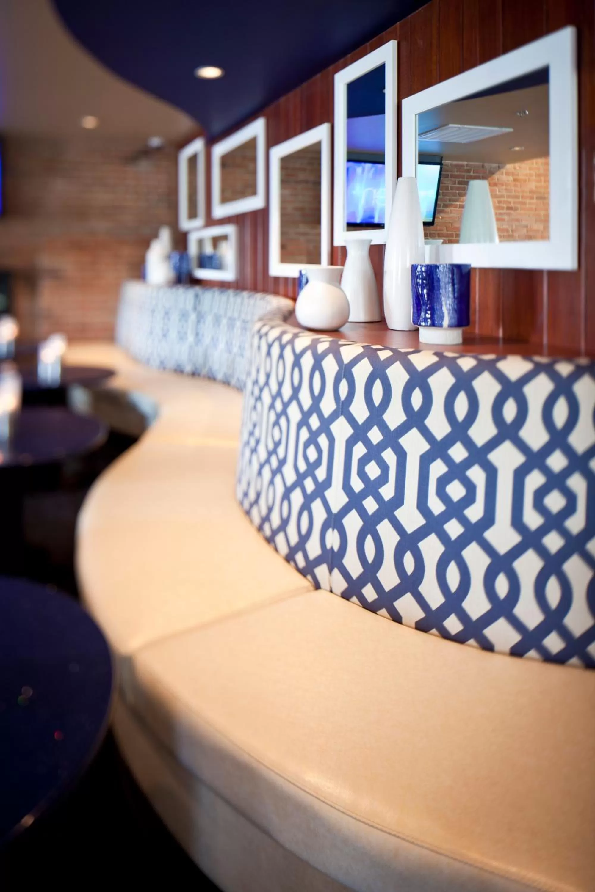 Restaurant/places to eat in Nationwide Hotel and Conference Center