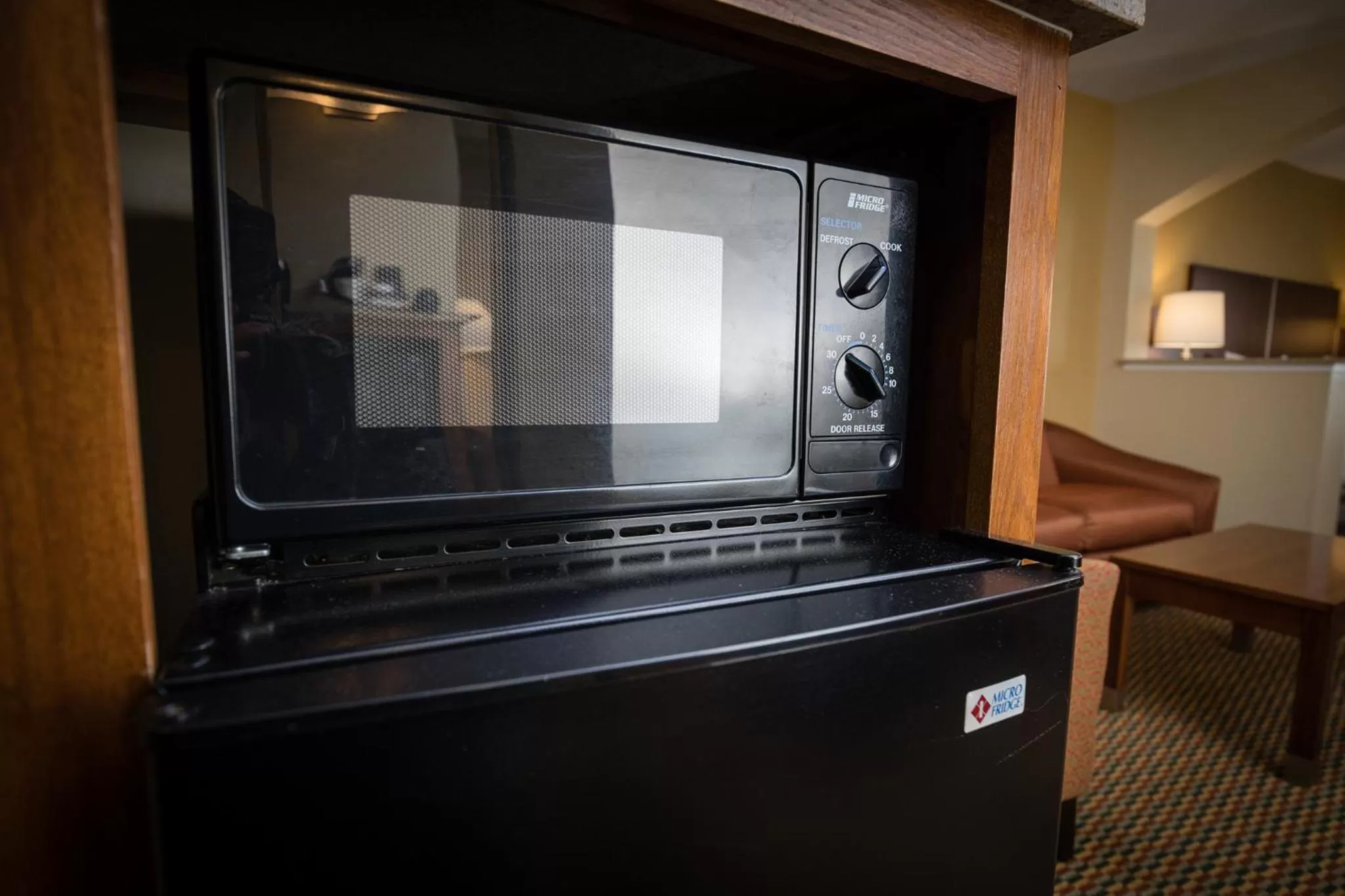 Decorative detail, TV/Entertainment Center in Best Western Airport Inn & Suites Oakland