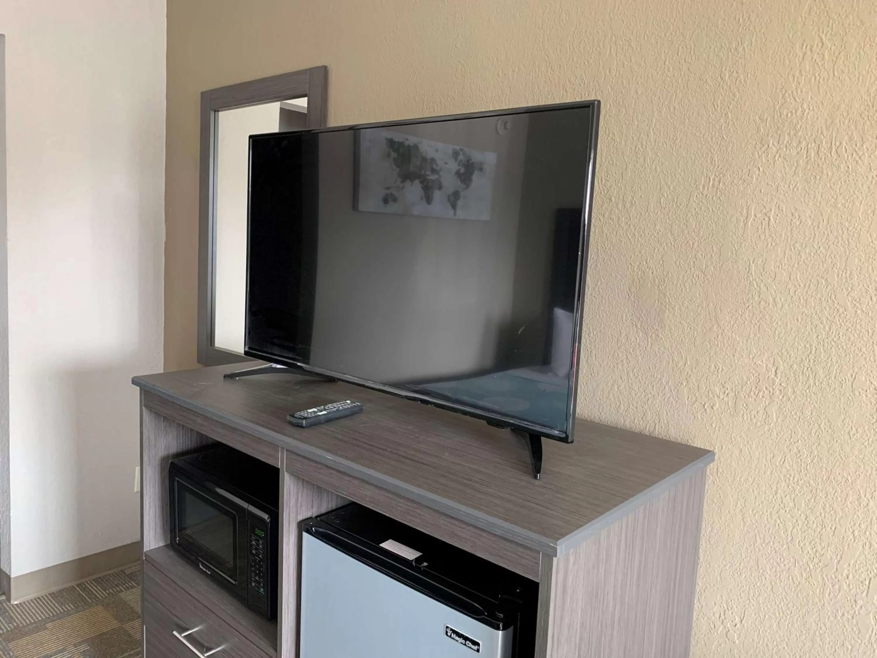 Photo of the whole room in SureStay Hotel By Best Western Olathe