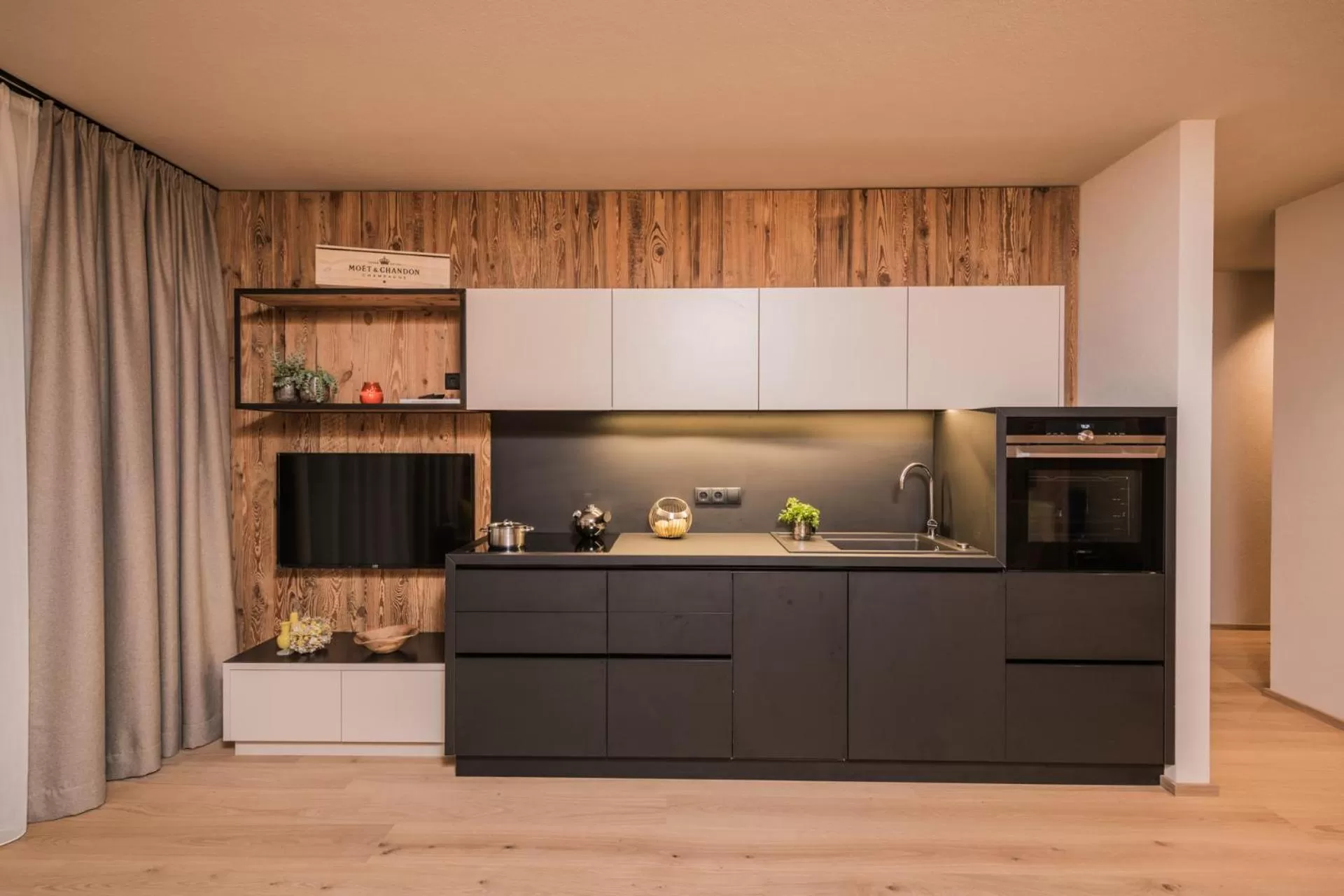 Kitchen or kitchenette in K1 Mountain Chalet - Luxury Apartements