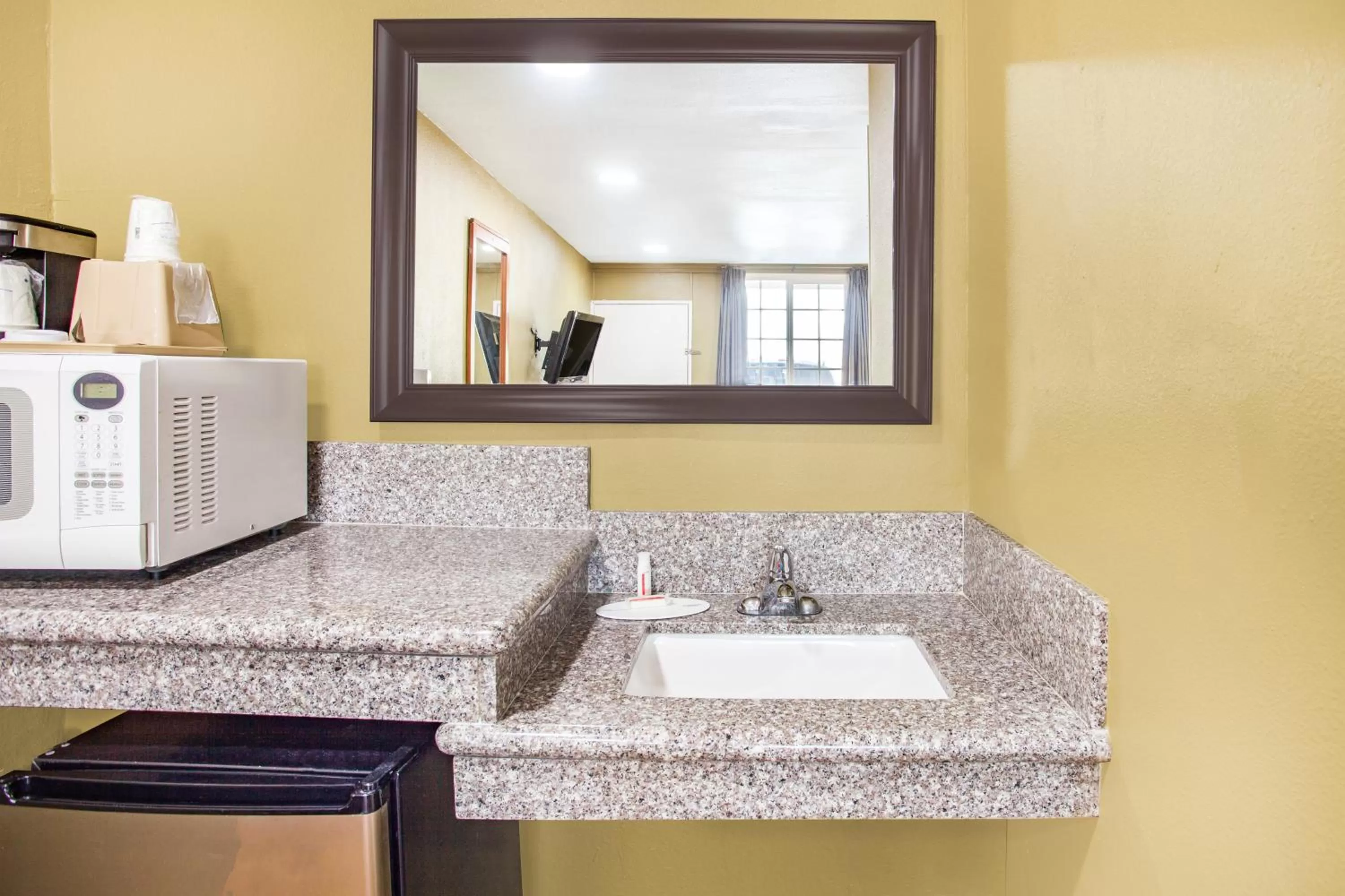 Super 8 by Wyndham Redlands/San Bernardino