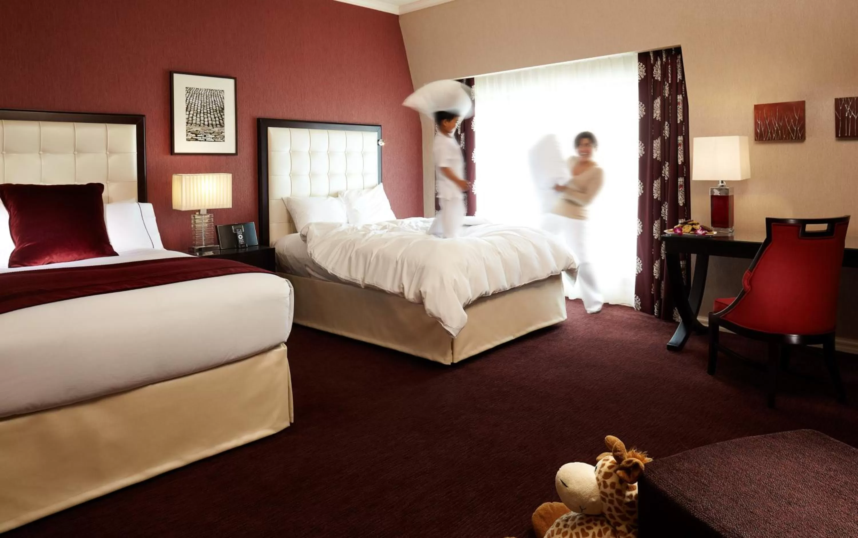 Photo of the whole room, Bed in InterContinental Montreal by IHG