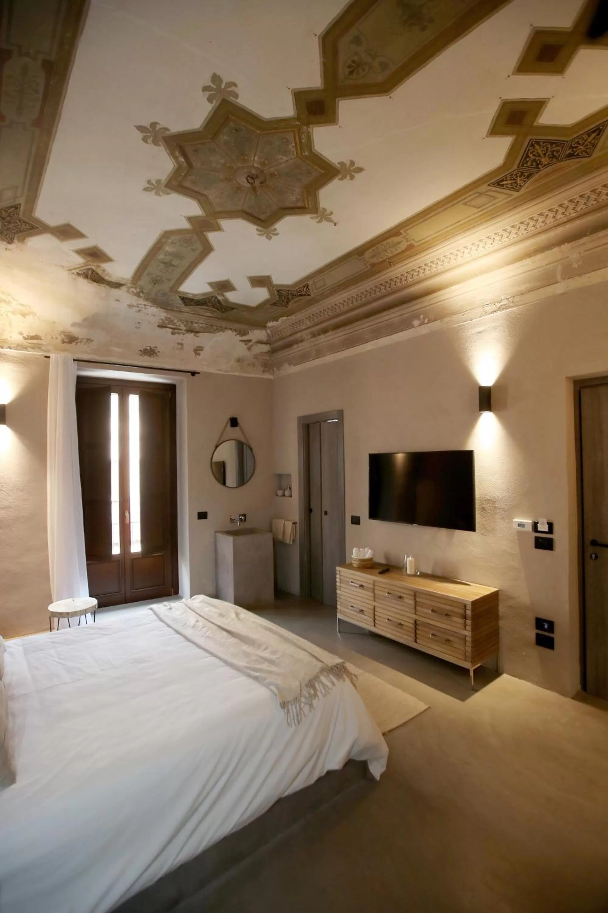 Bed in Casa Nostra Luxury Suites & Spa