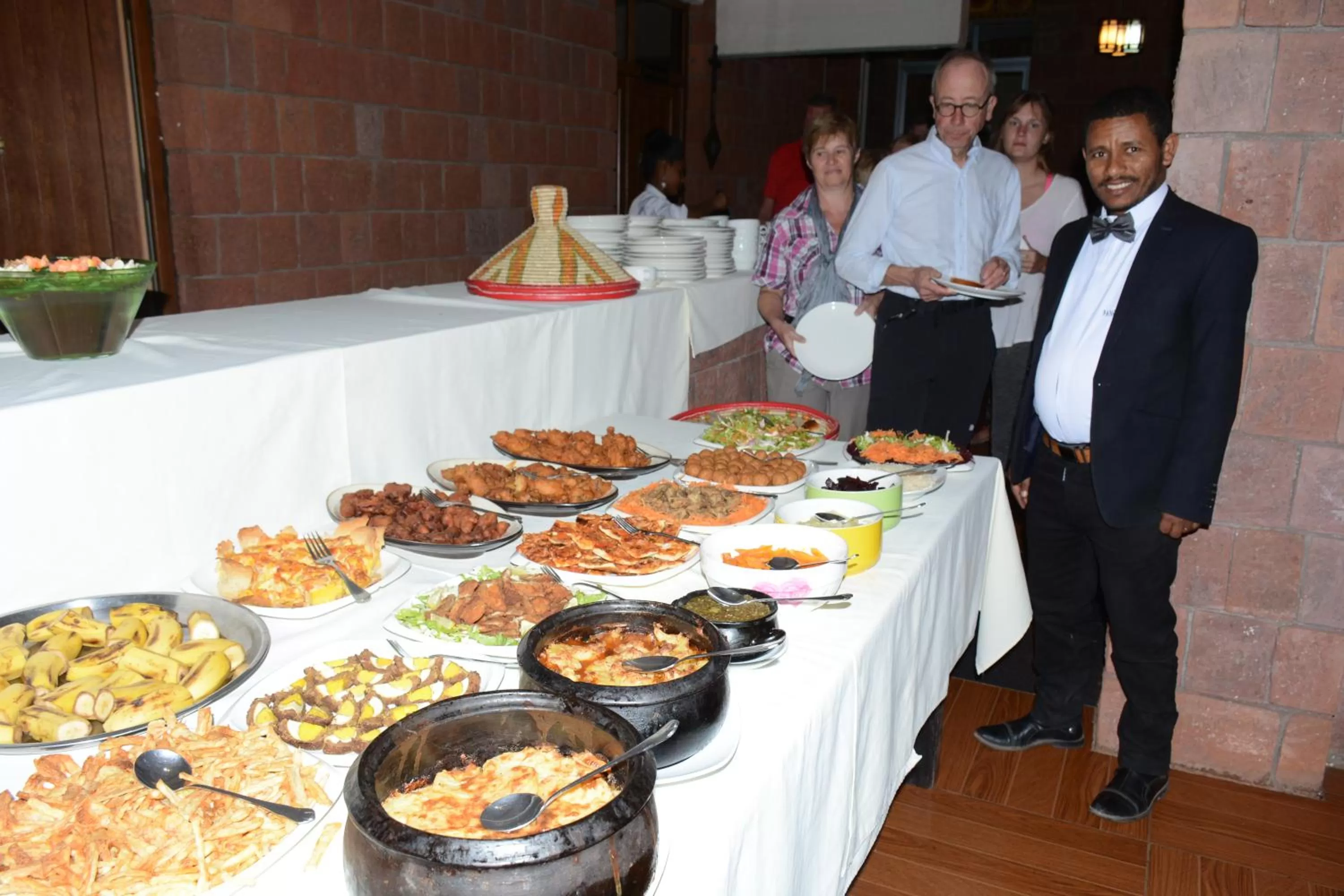 Restaurant/places to eat in Panoramic View Hotel