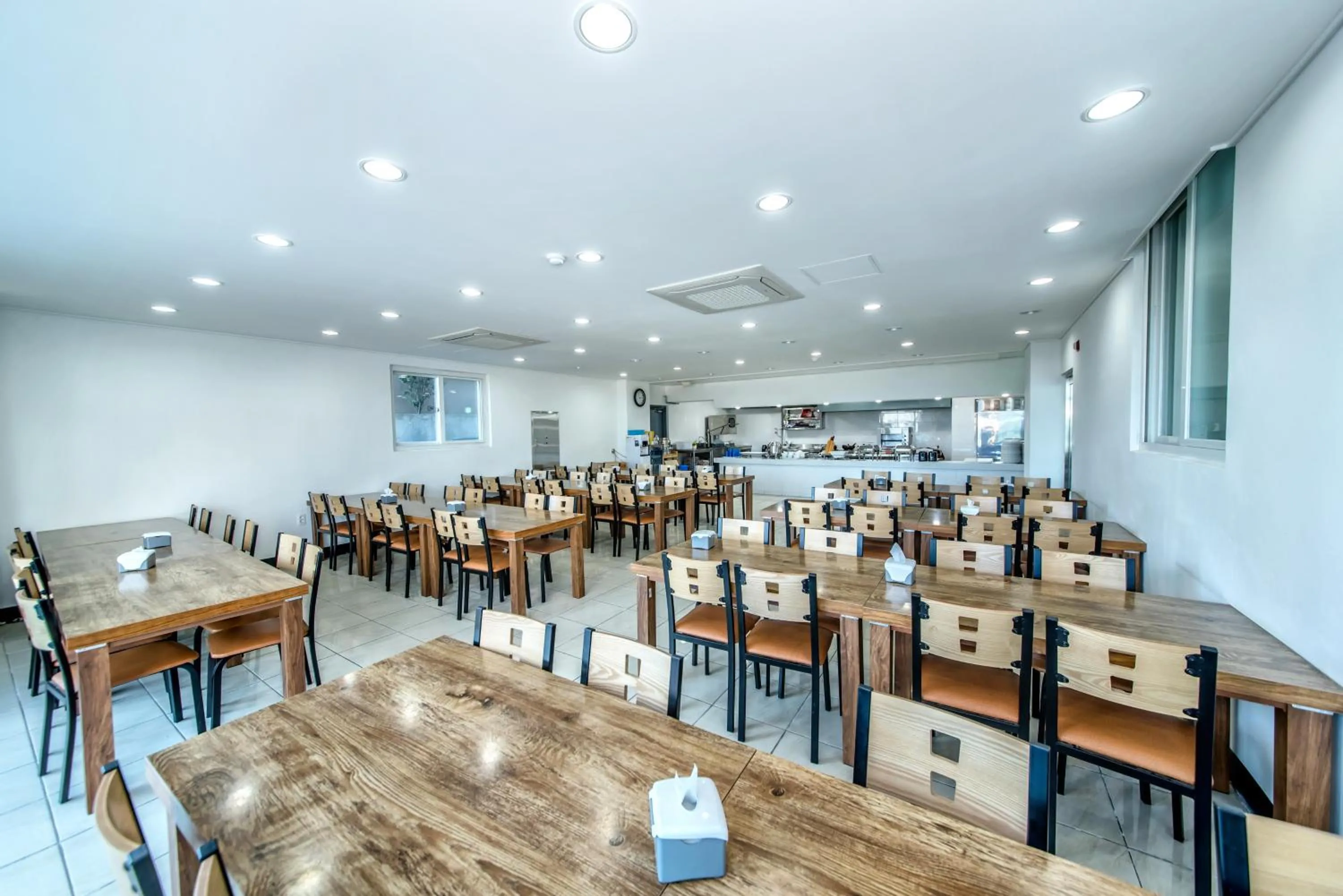 Restaurant/places to eat in Jungmoon City Hotel & J-hill Hotel