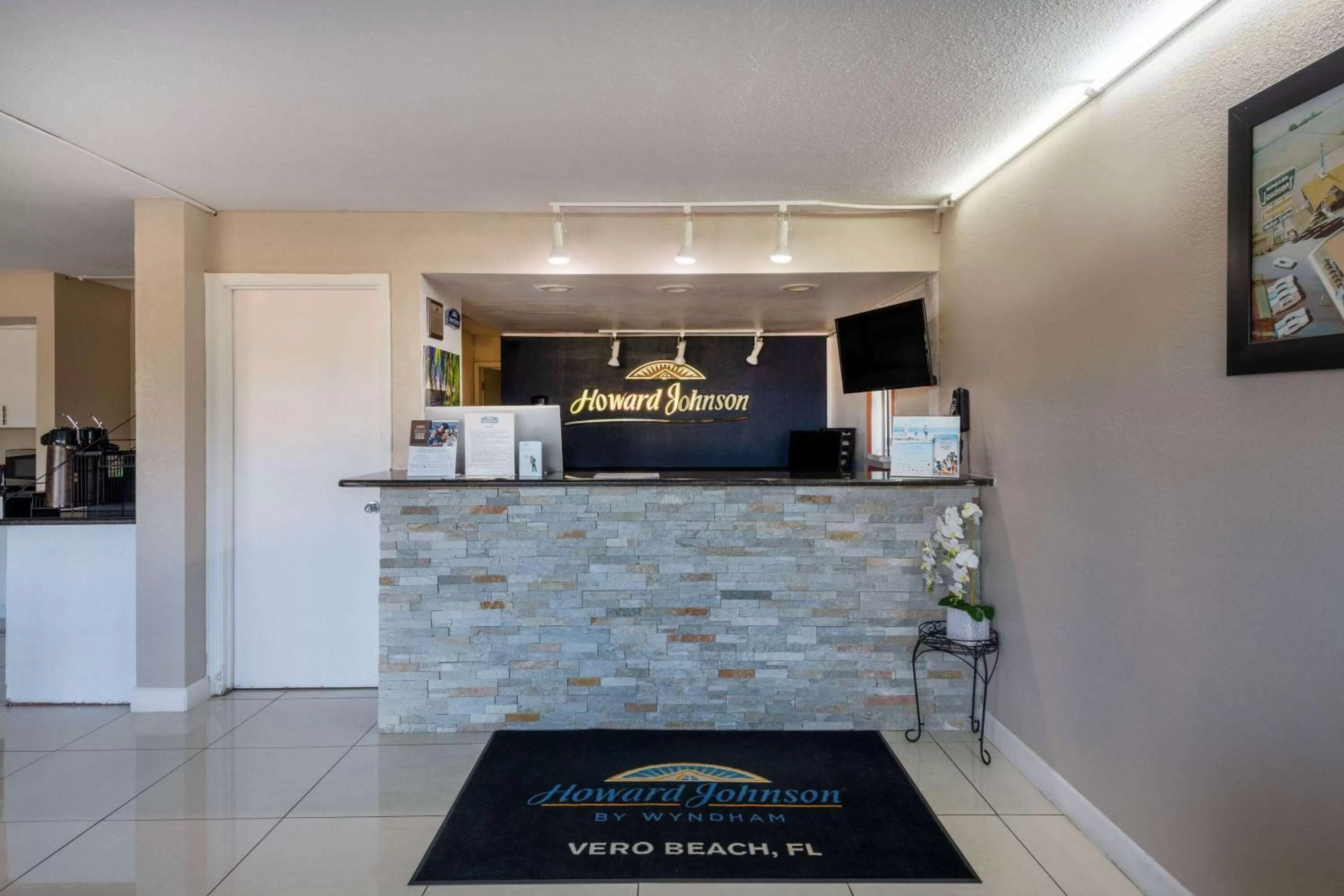 Lobby or reception in Howard Johnson by Wyndham Vero Beach/I-95
