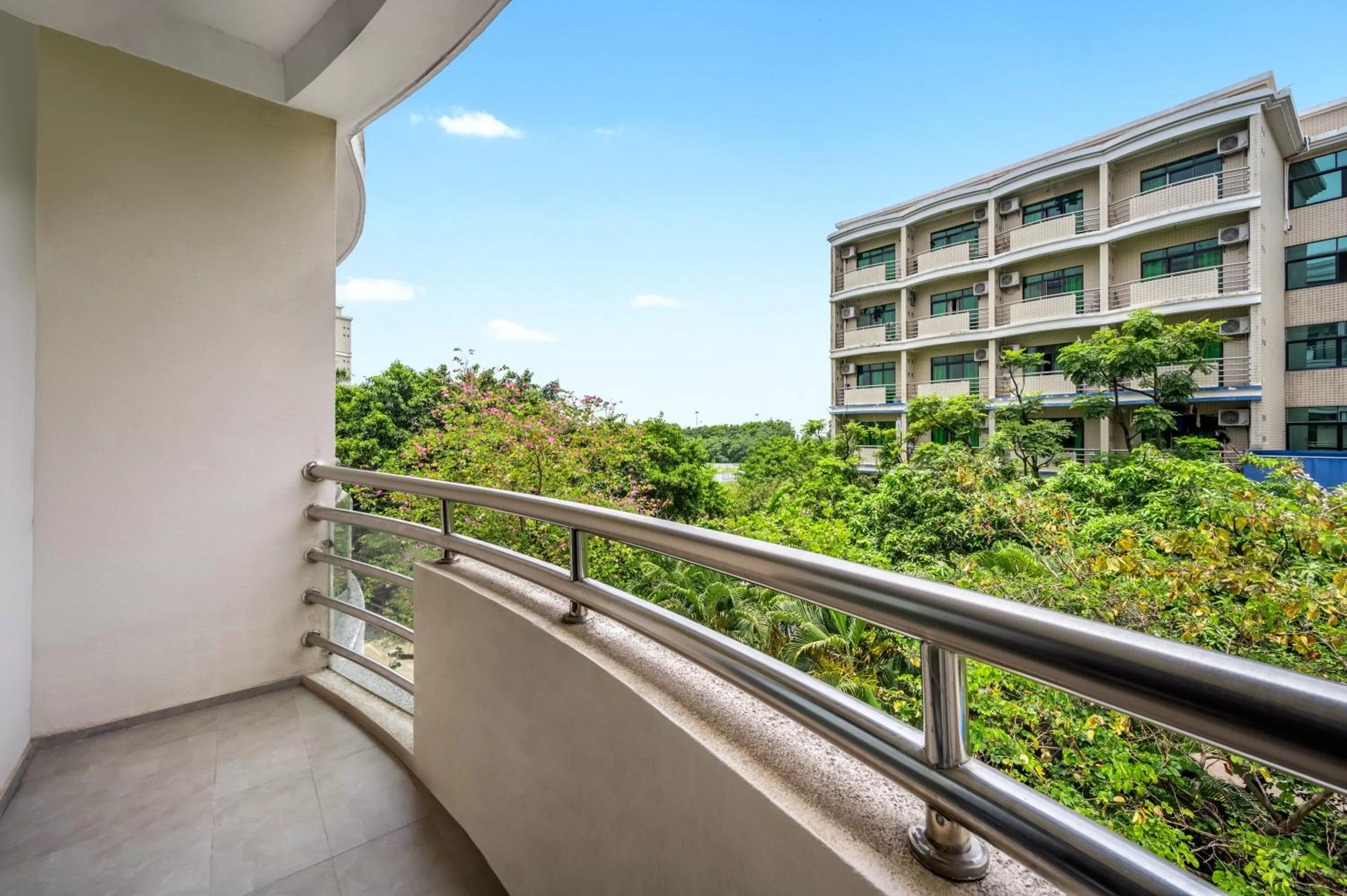 Garden in Ausotel Smart Baiyun International Airport T2-Free 24-hour airport pick-up