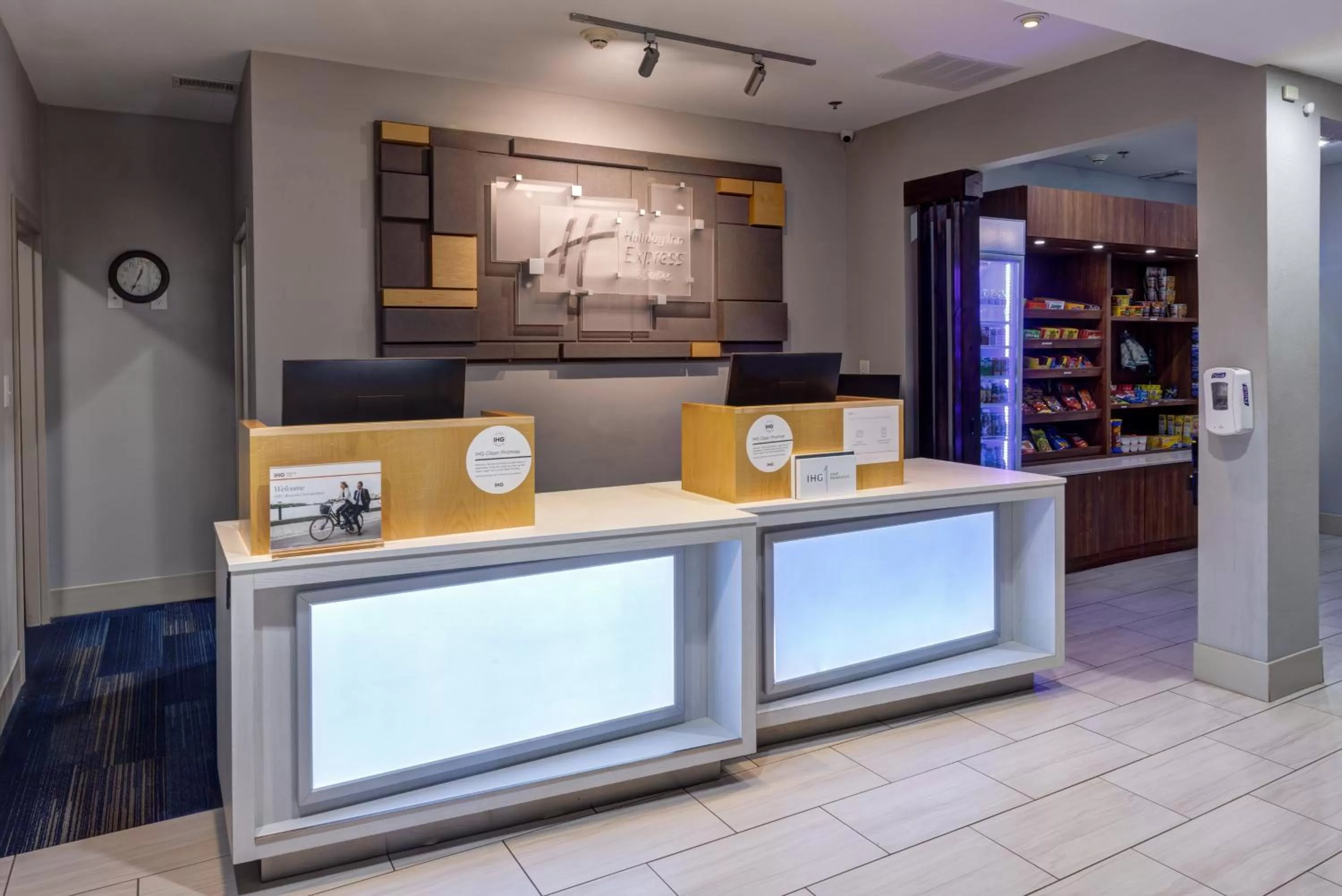 Property building in Holiday Inn Express & Suites Shelbyville Indianapolis by IHG