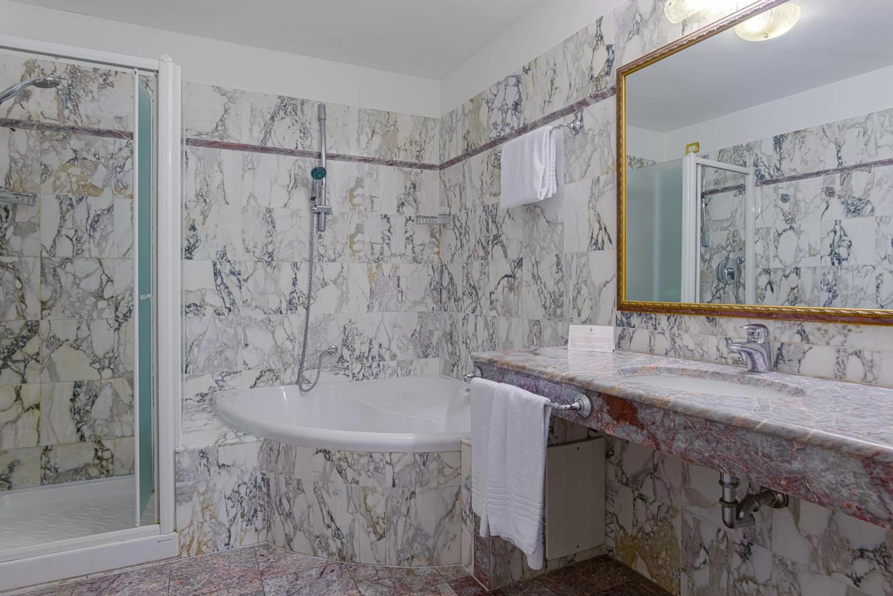 Quadruple Room in Hotel Donatello