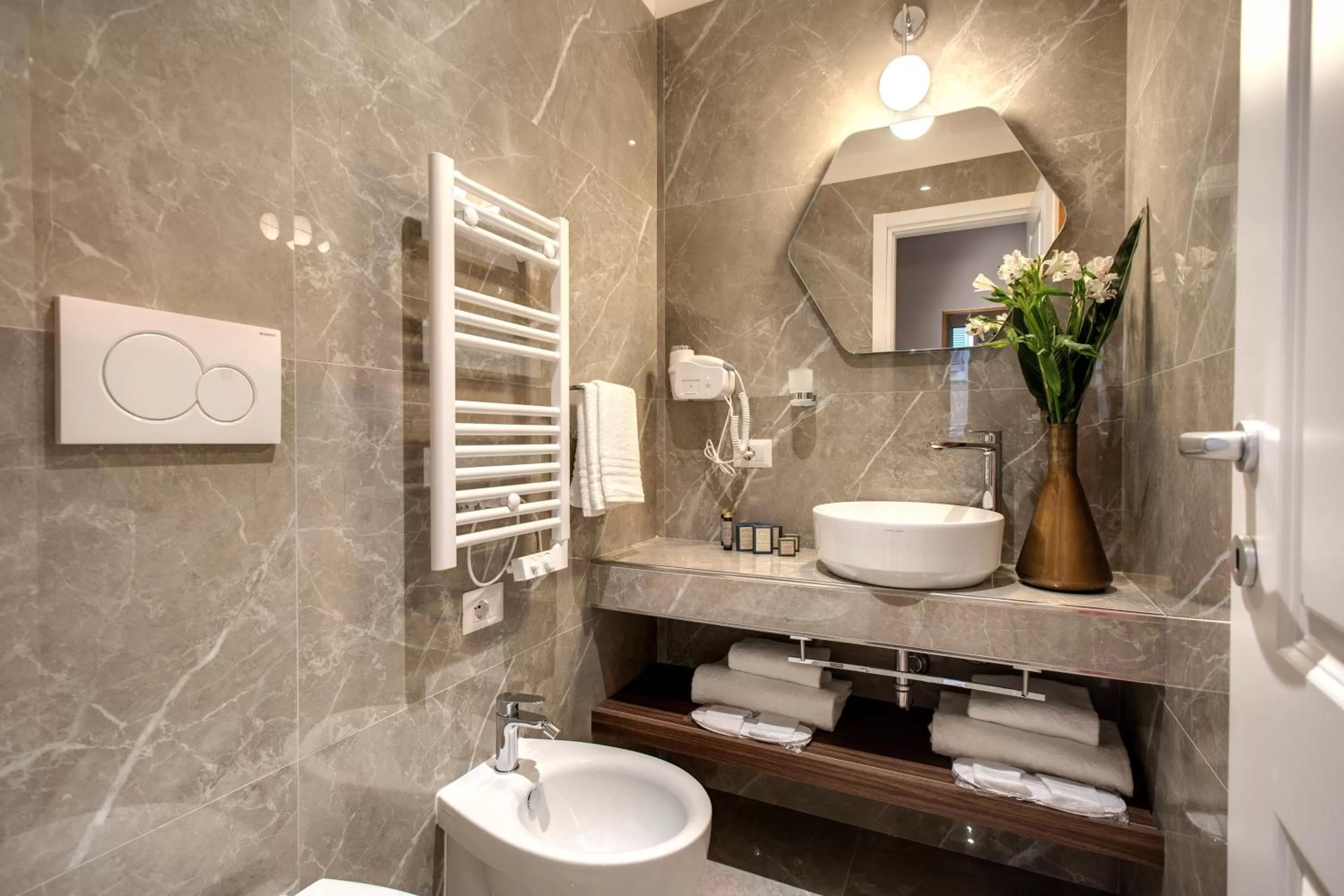 Bathroom in Tree Charme Parliament Boutique Hotel