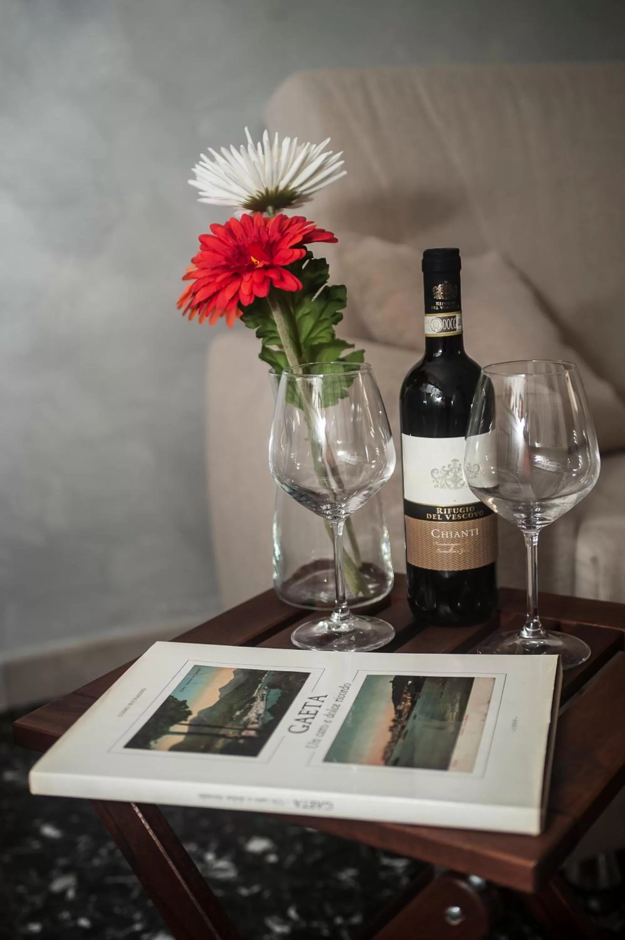 Communal lounge/ TV room in La dimora di Caboto B&B