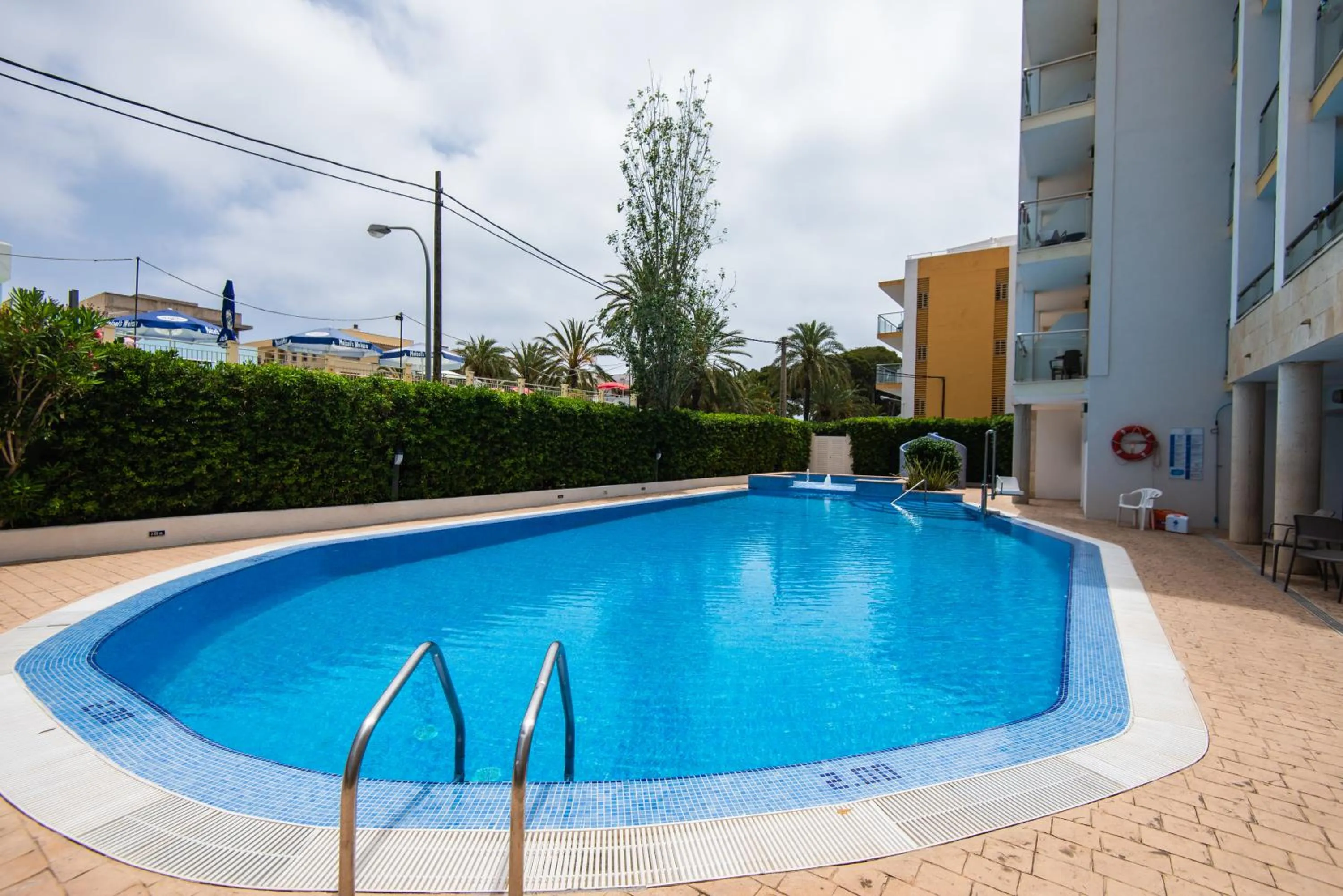 Swimming pool in Hotel Bella Mar