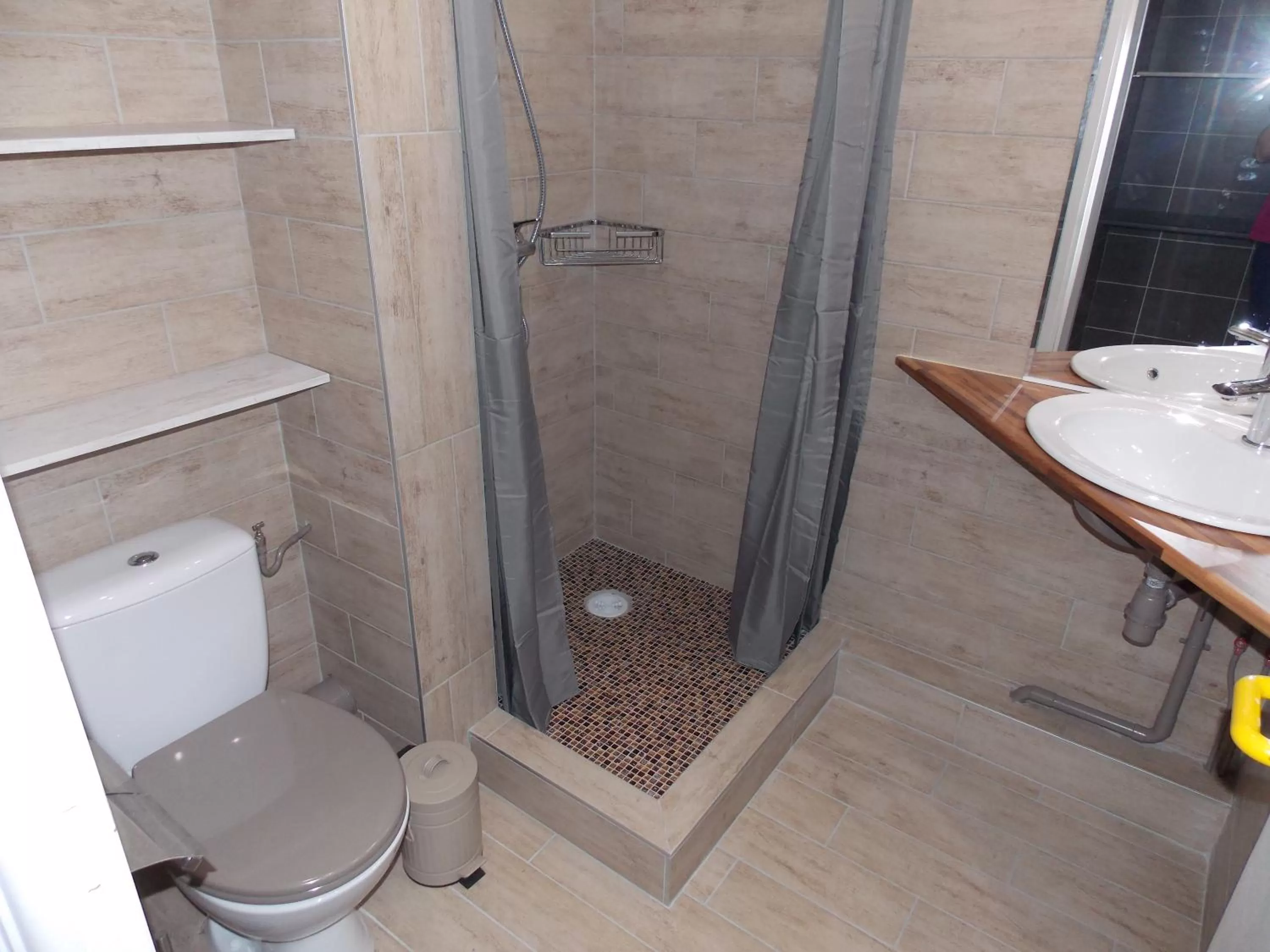 Bathroom in L'Abribis