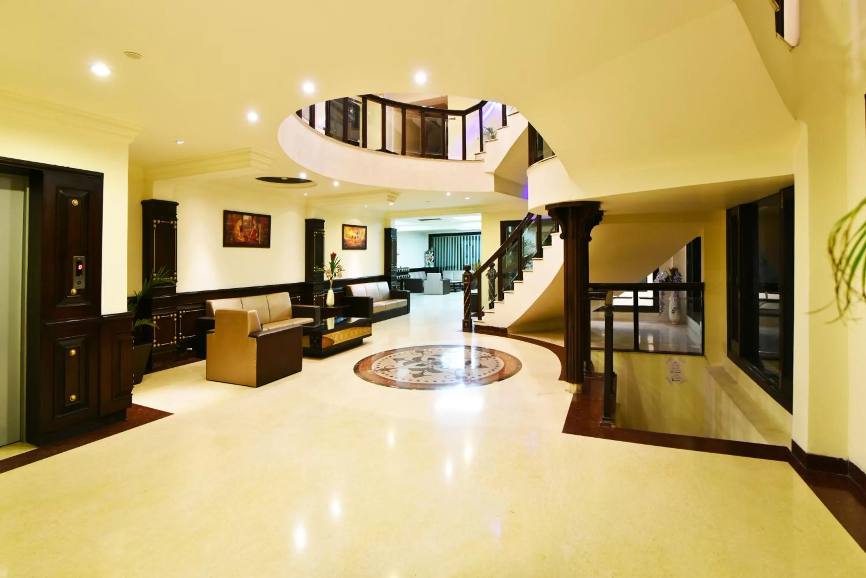 Lobby or reception in Indraprastha Resort - Centrally Heated Rooms, with Gym, Games & Spa