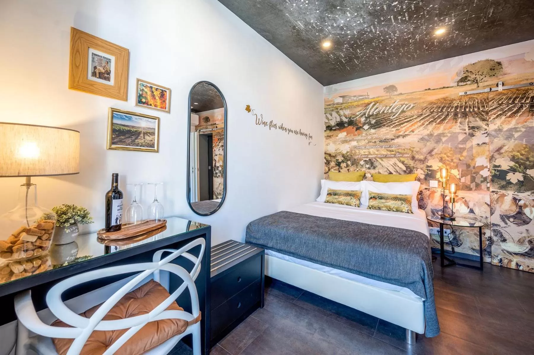 Bed in Lisbon Wine House - Rooms & Suites