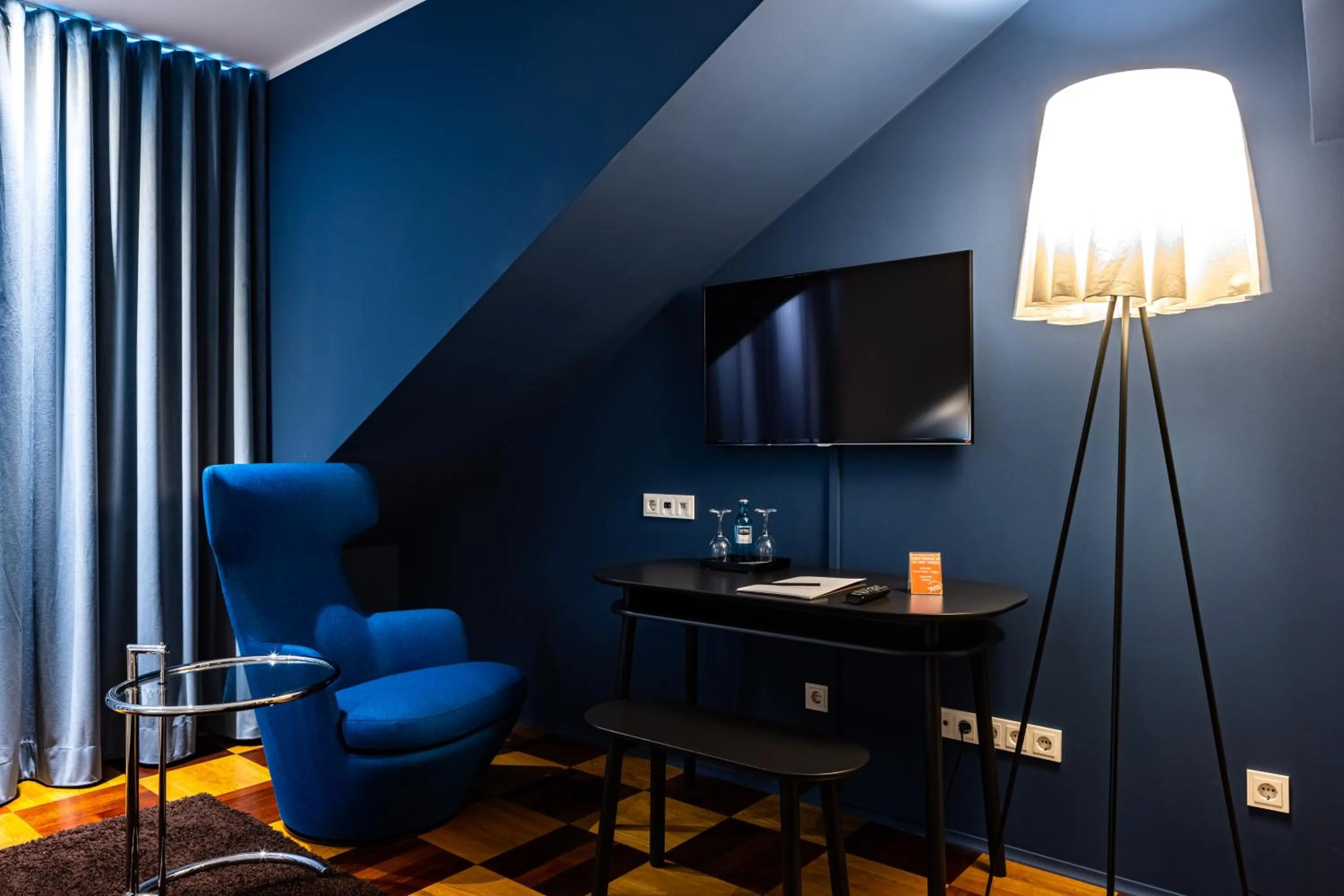 Photo of the whole room in The New Yorker Hotel Köln-Messe