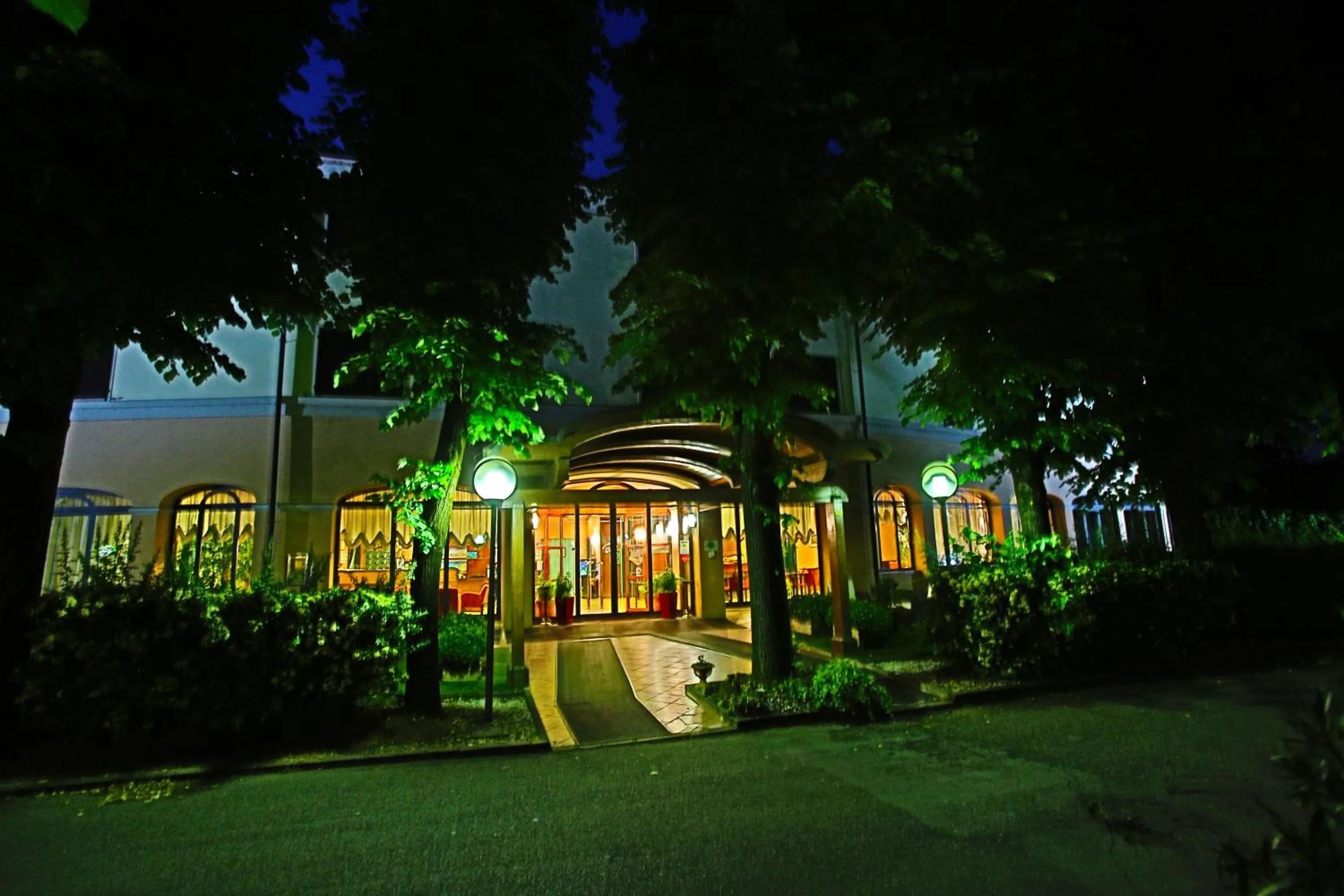 Property building in Hotel Le Ville