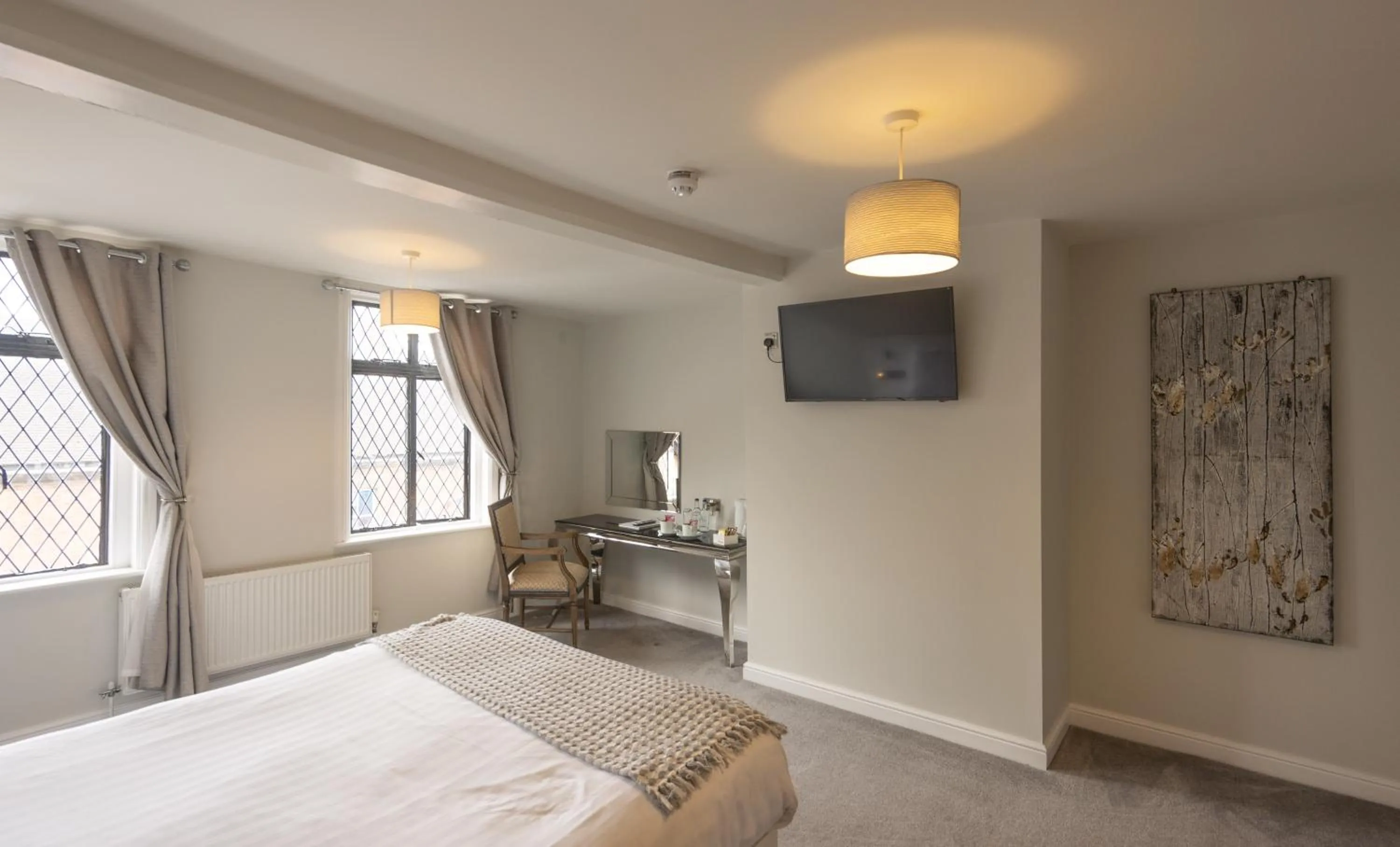 TV/Entertainment Center in The White Hart Hotel