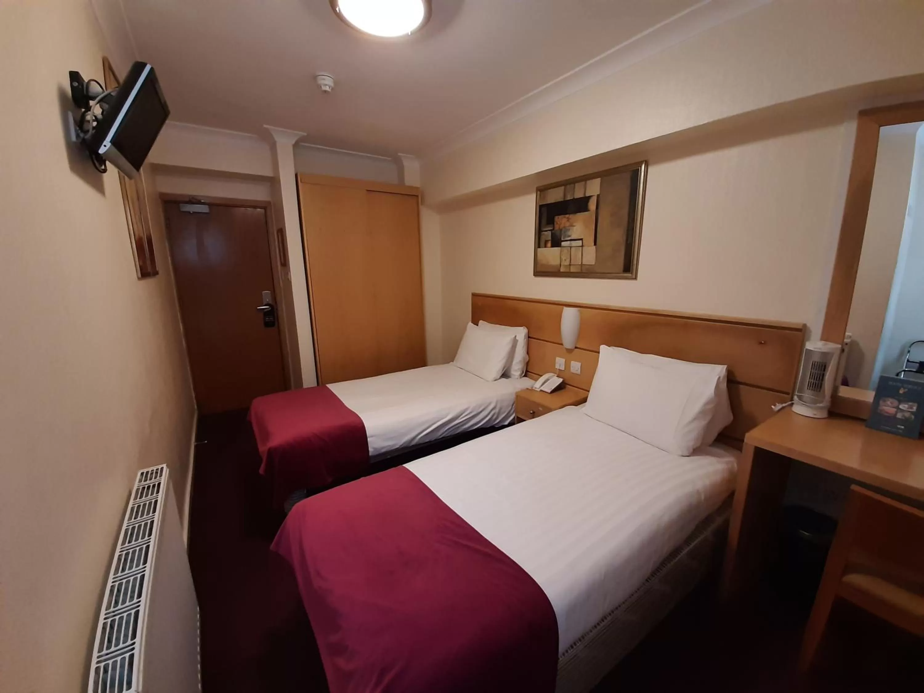 Bed in Americana Hotel