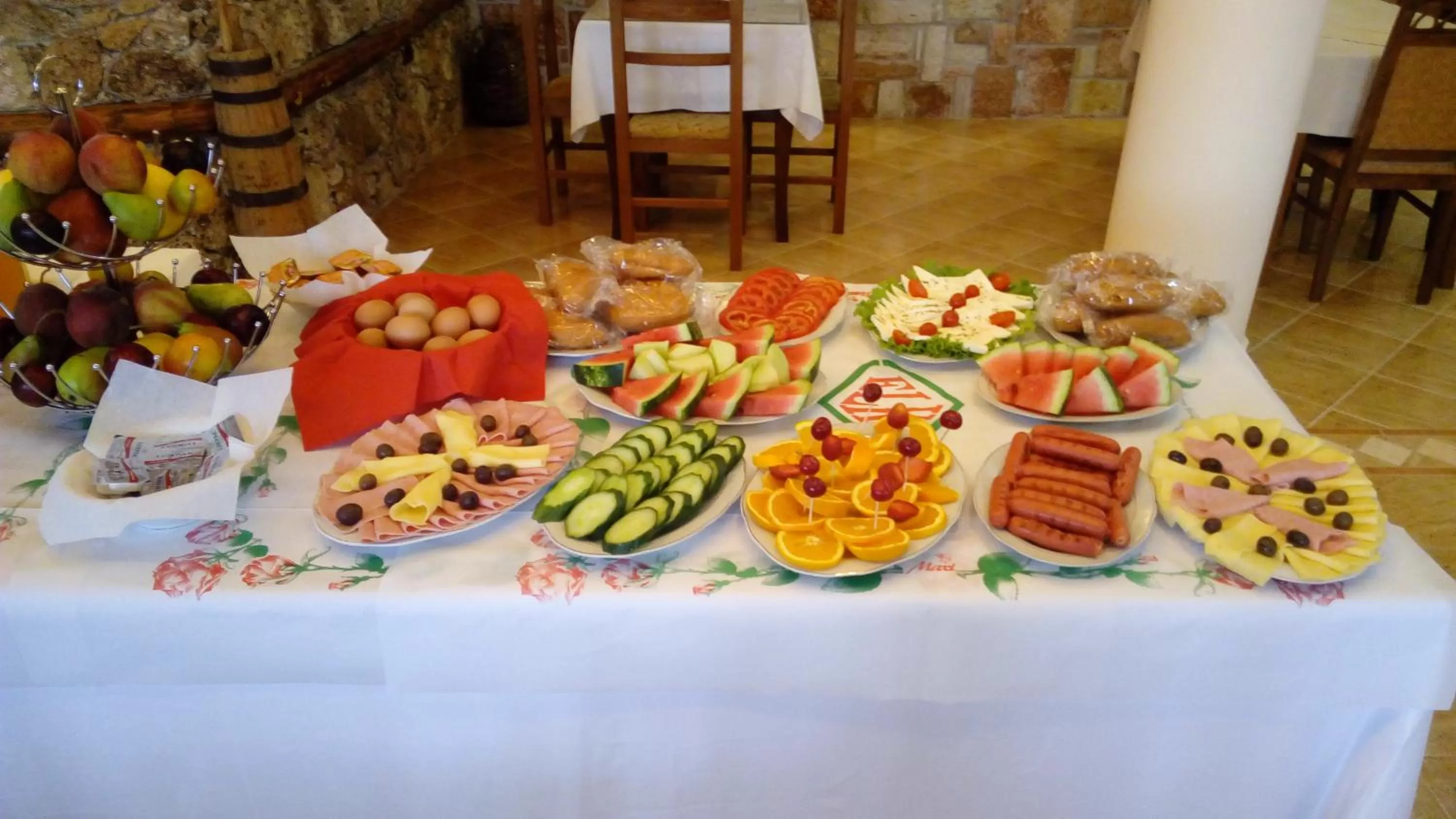 Buffet breakfast in Hotel Piccolino