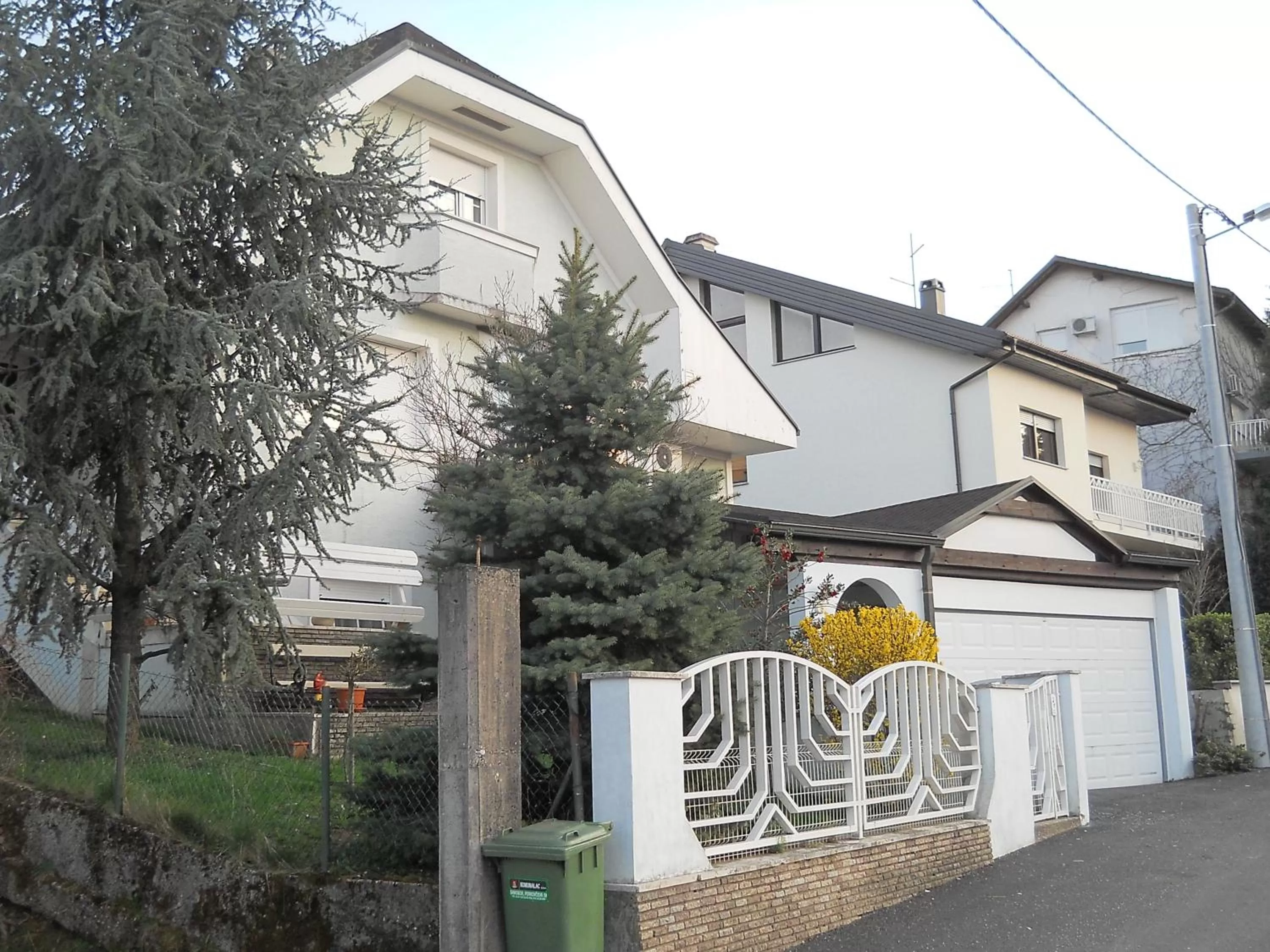 Apartment & Rooms Miboti