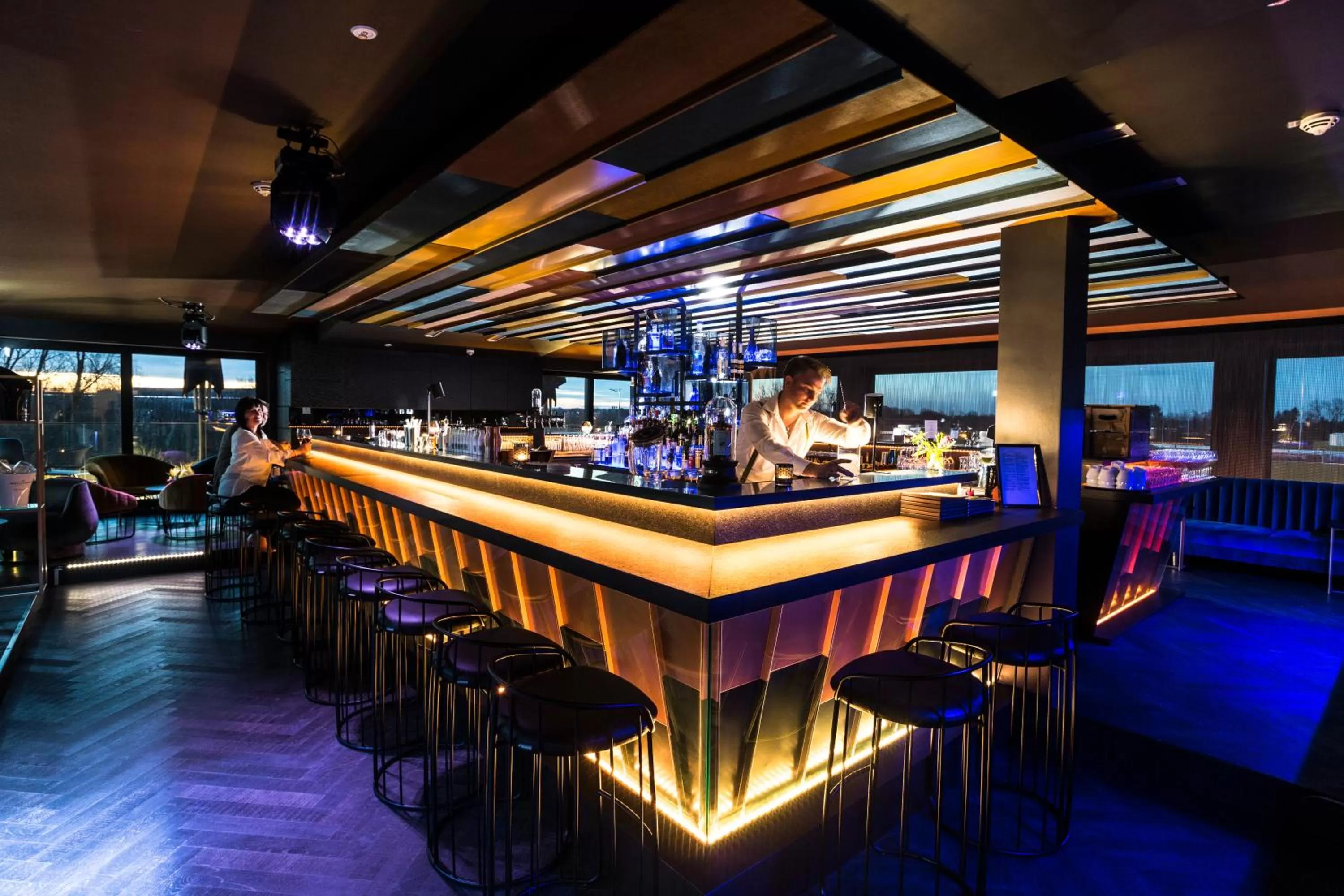 Lounge or bar in MY HOME MY HOTEL Rosenheim