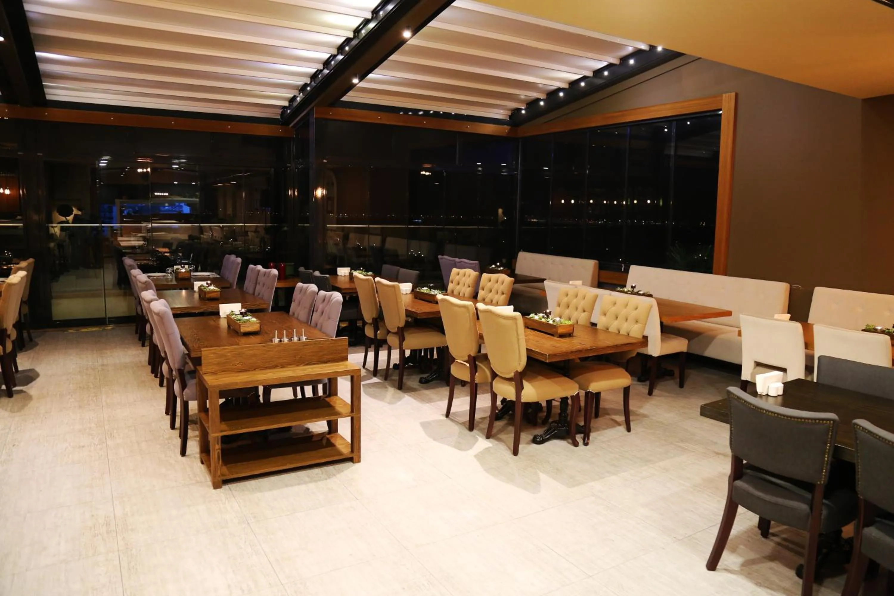 Food and drinks in Pasaport Pier Hotel