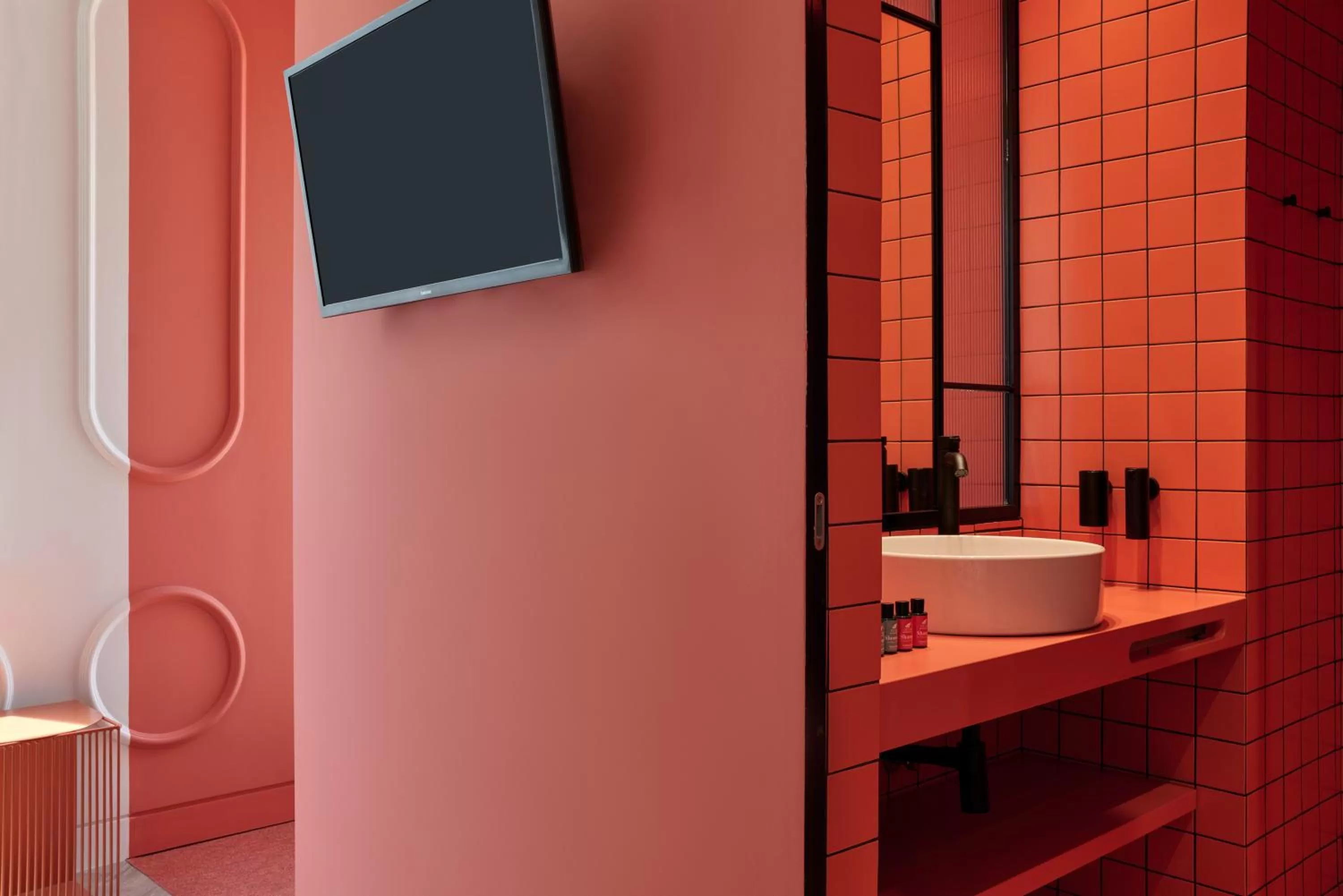 DWELL - Elegant City Stay